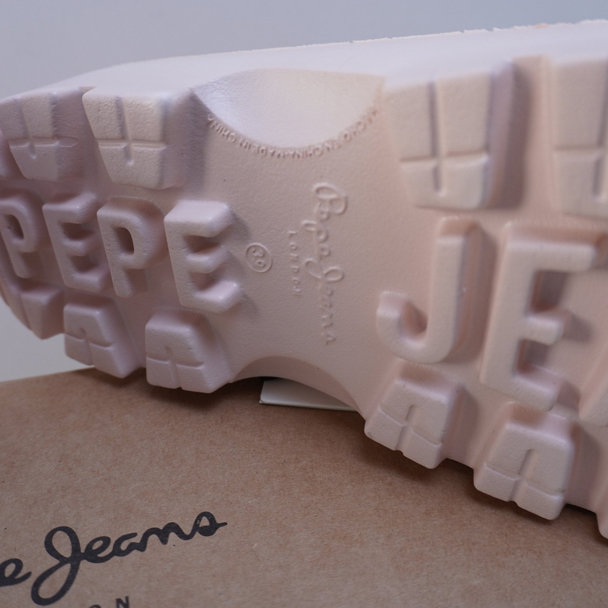 Zapatos Planos Pepe Jeans para Mujer Usados - Rosa, Talla 39