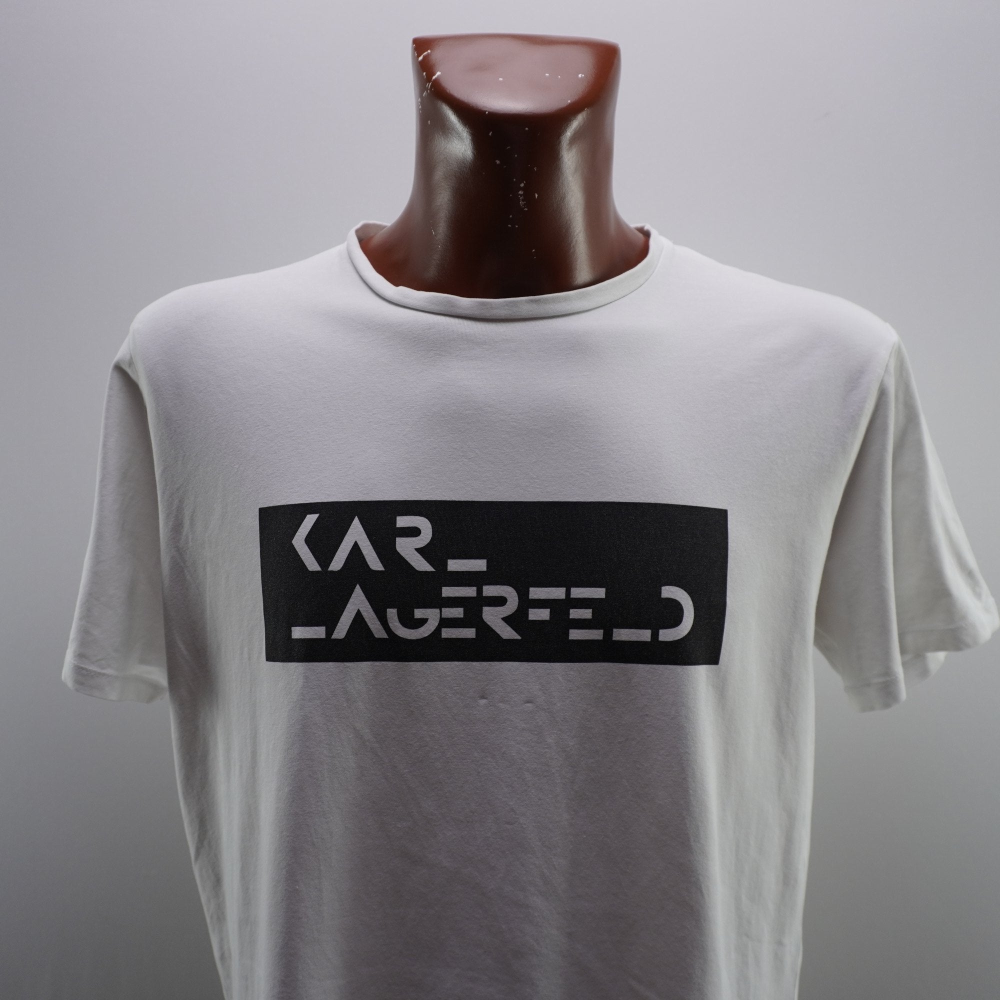 Camiseta de Manga Corta Karl Lagerfeld para Hombre - Blanco, XXL, Usada en Muy Buen Estado