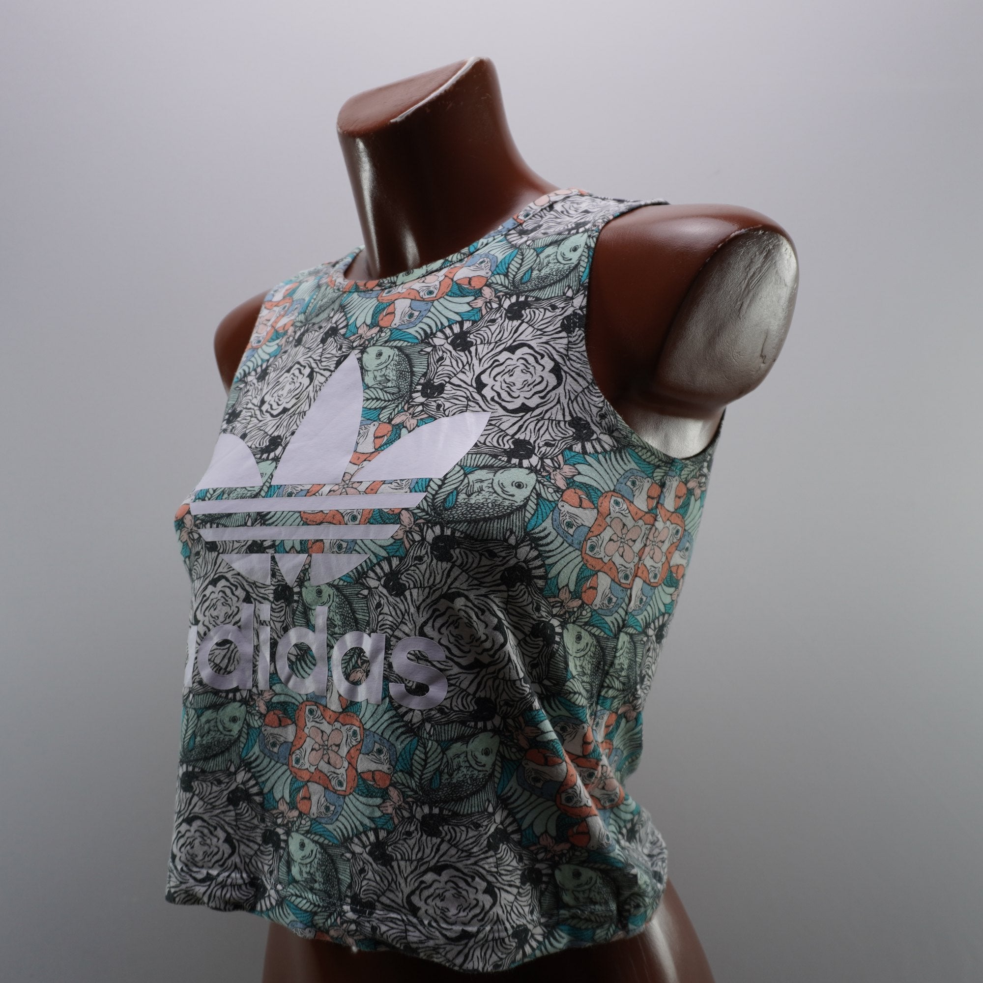 Camiseta de Manga Corta Adidas para Mujer - Multicolor, S (Usada en Muy Buen Estado)