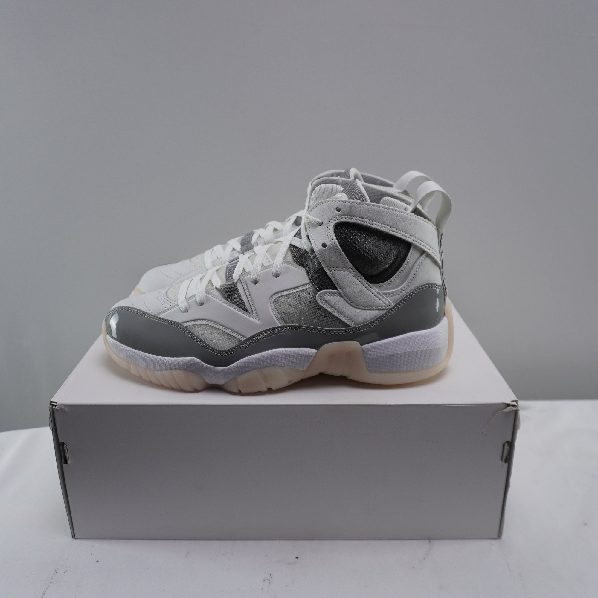 Zapatillas Jordan para Hombre Usadas - Blancas, Talla 42.5