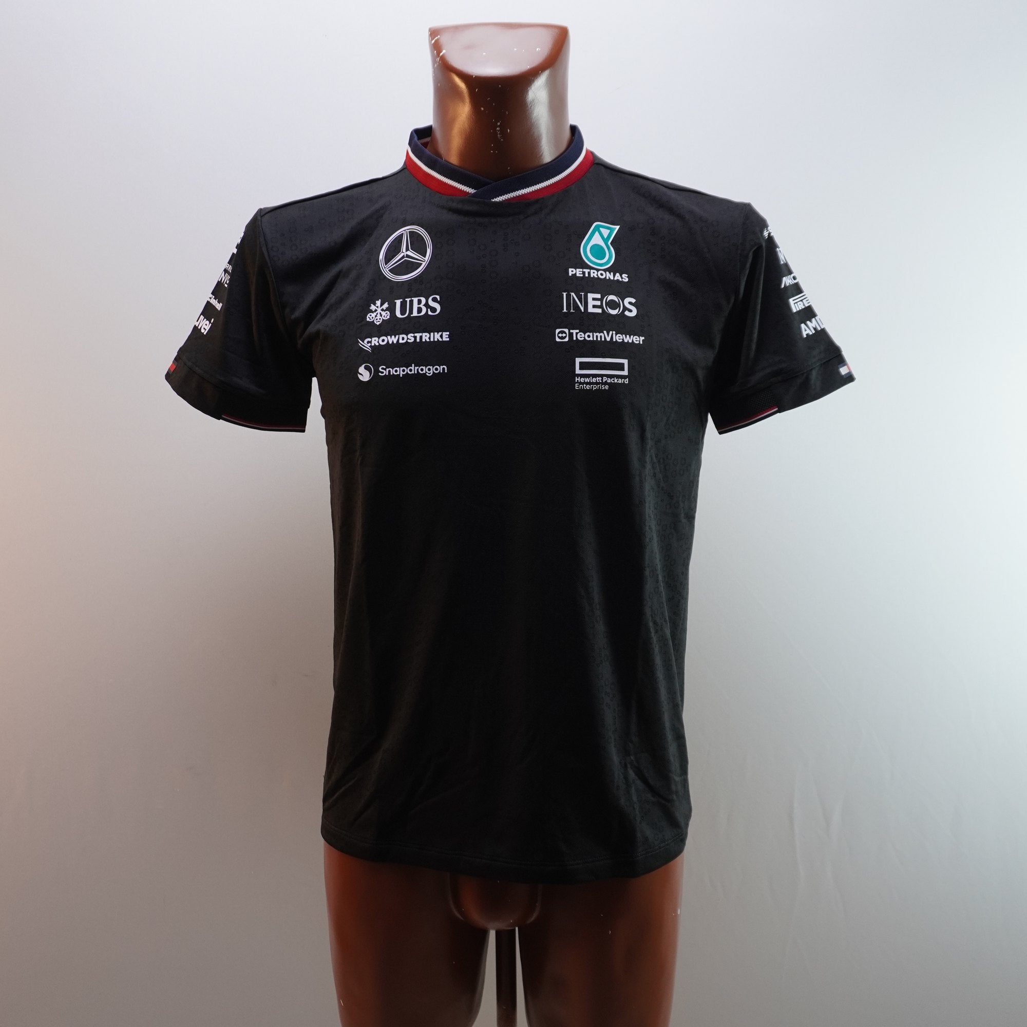 Camiseta de Manga Corta Mercedes para Hombre Usada - Negra, M