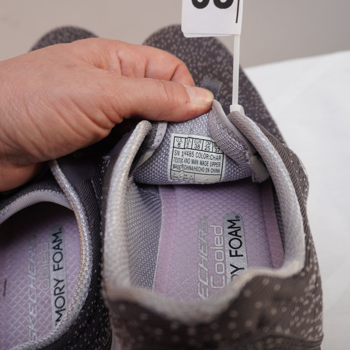 Zapatillas Skechers para Mujer Grises - Talla 38, Usadas en Muy Buen Estado