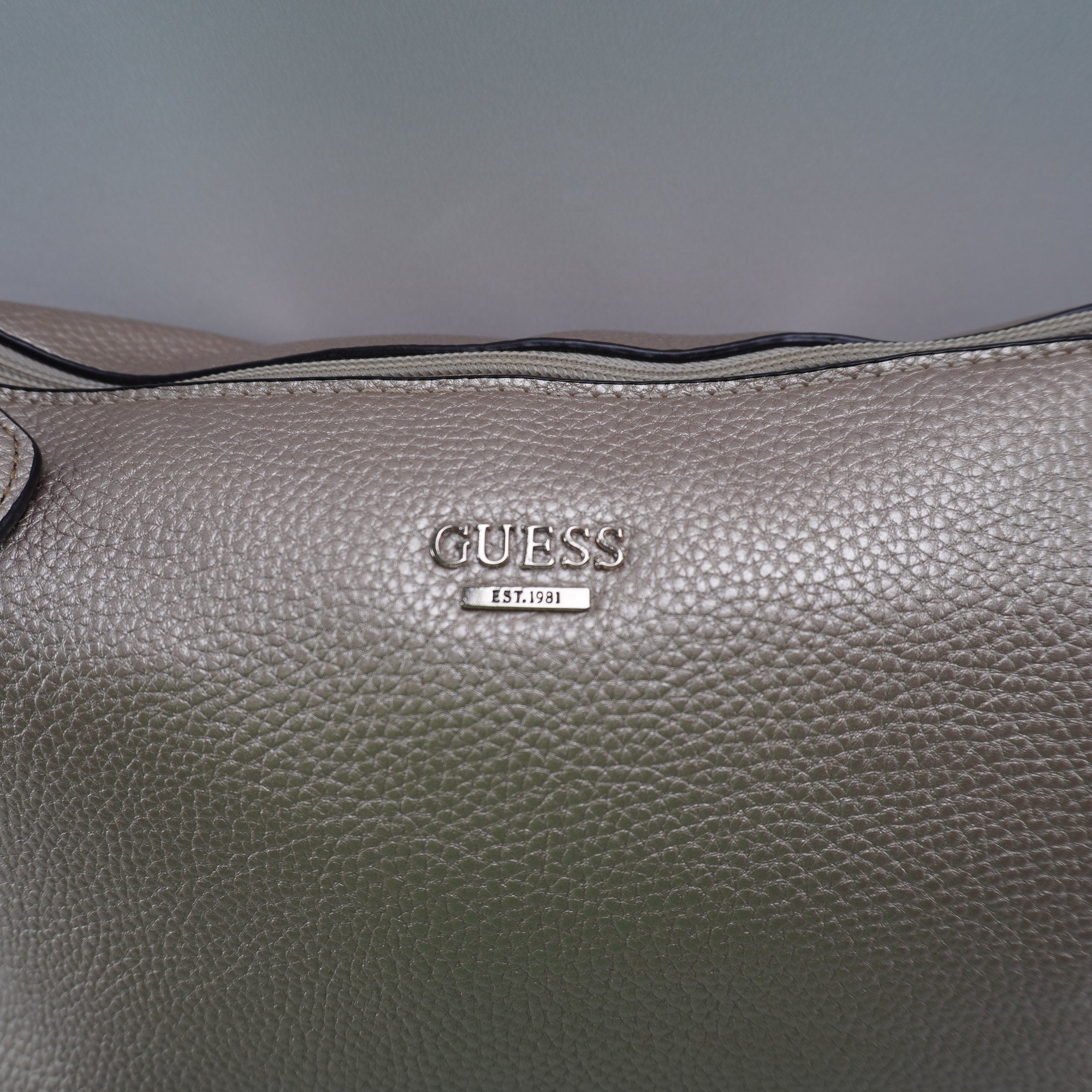 Bolso Baguette Guesstures para Mujer Usado - Rosa, Muy Buen Estado