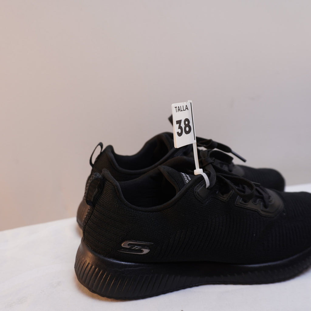 Zapatillas Skechers para Mujer Usadas - Negro, Talla 38
