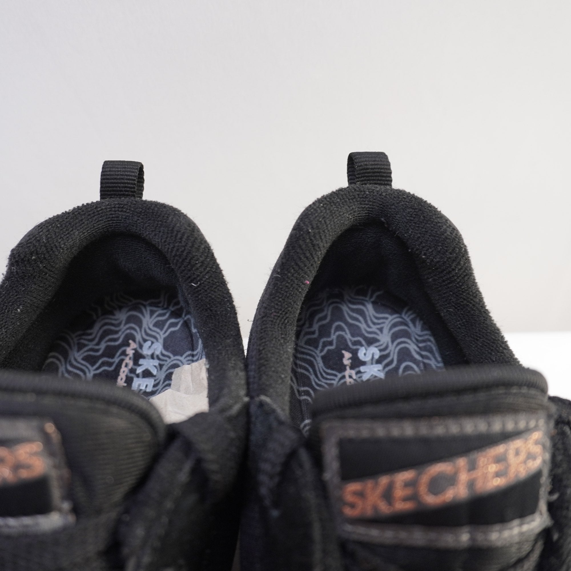 Zapatillas Skechers para Mujer Usadas - Negro, 39