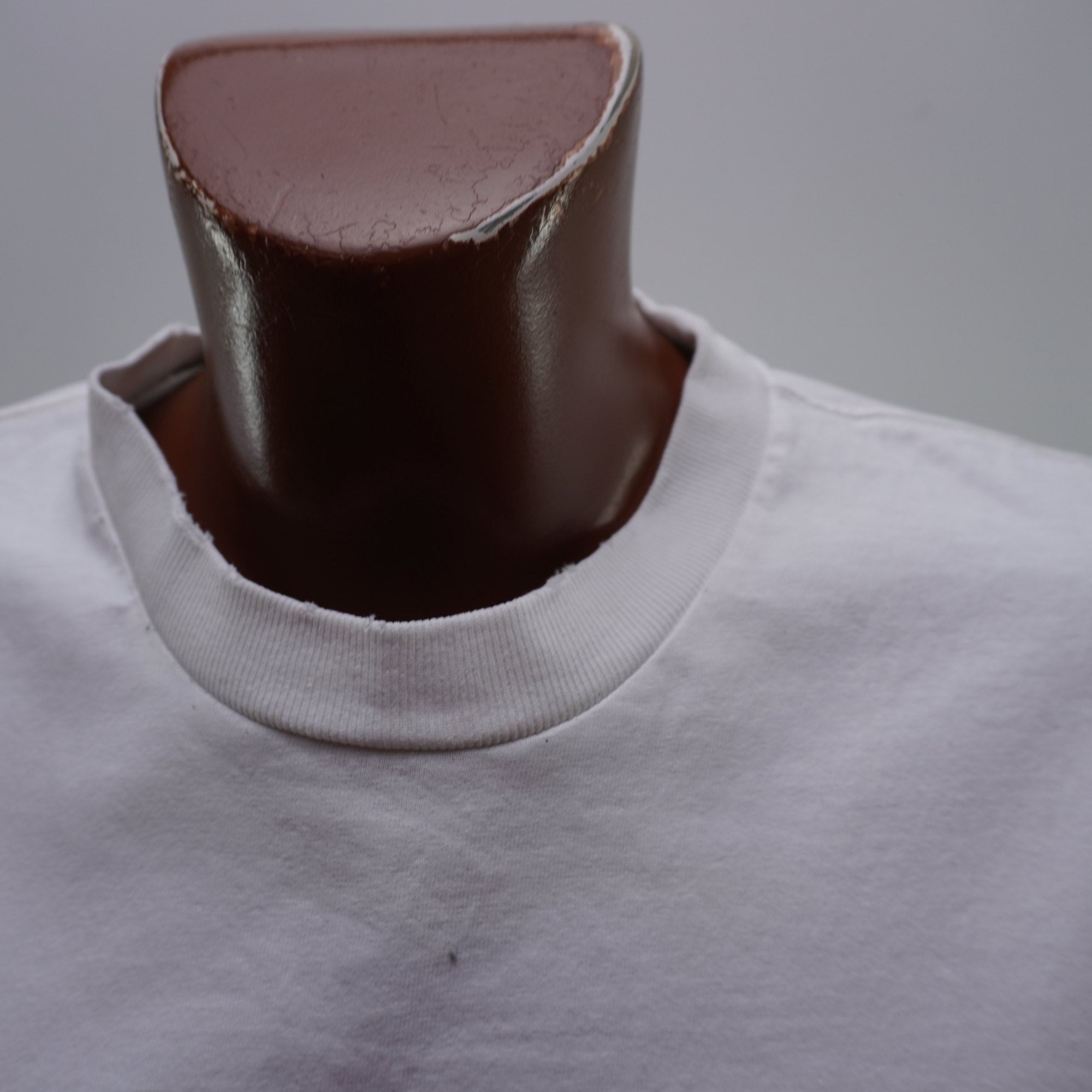Camiseta de Manga Corta Carhartt para Hombre - Blanca, M, Usada en Muy Buen Estado
