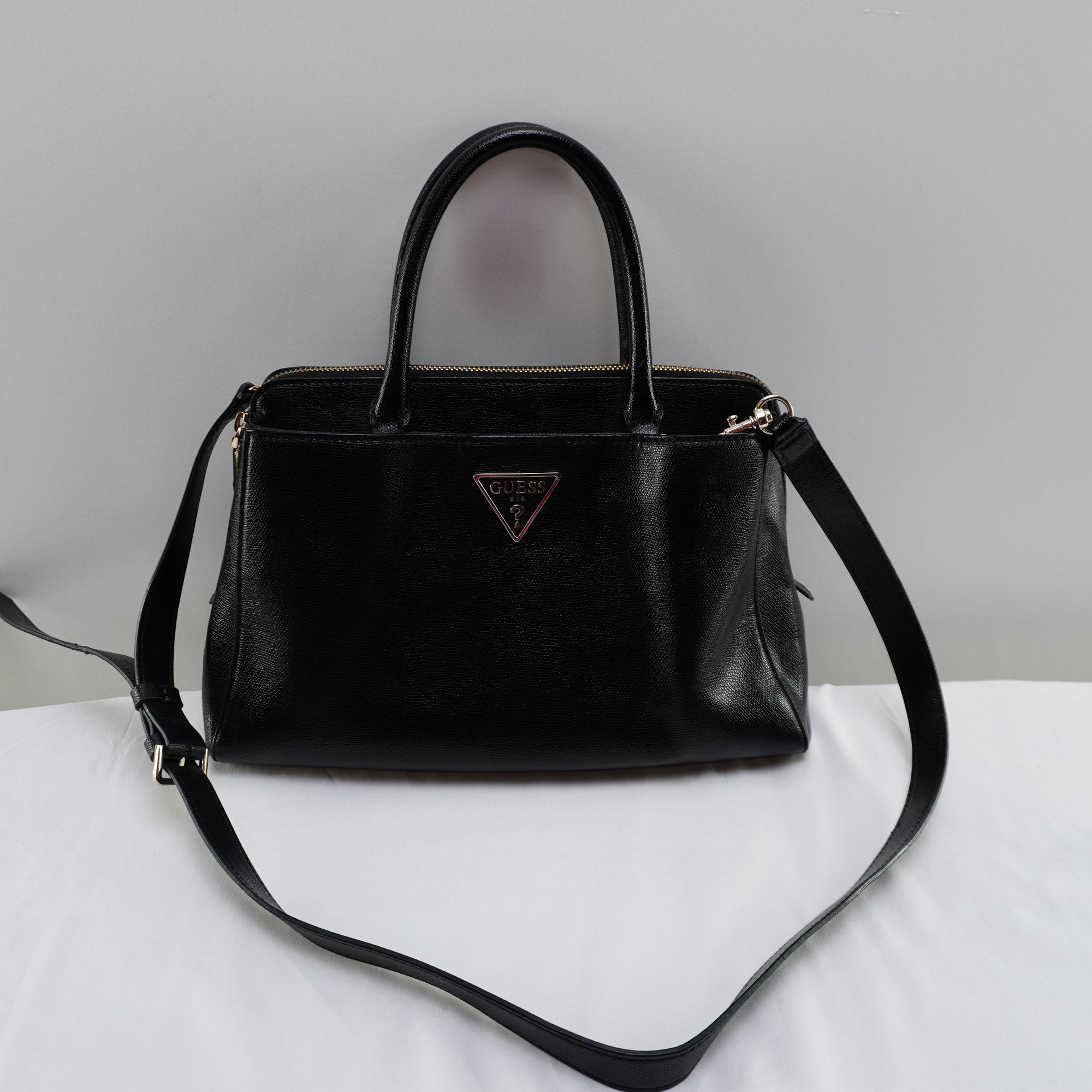 Bolso Baguette Guess para Mujer Usado - Negro, Muy Buen Estado