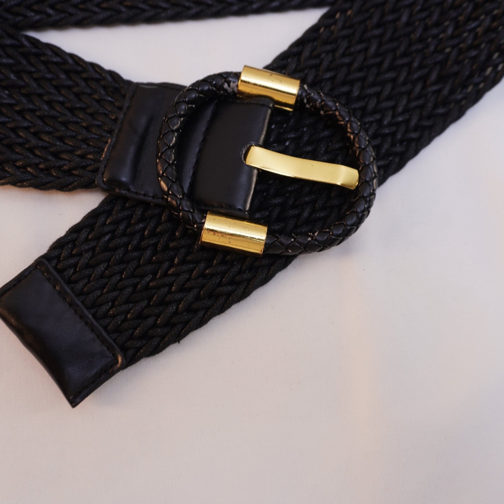 Cinturón Negro para Mujer Usado - Muy Buen Estado
