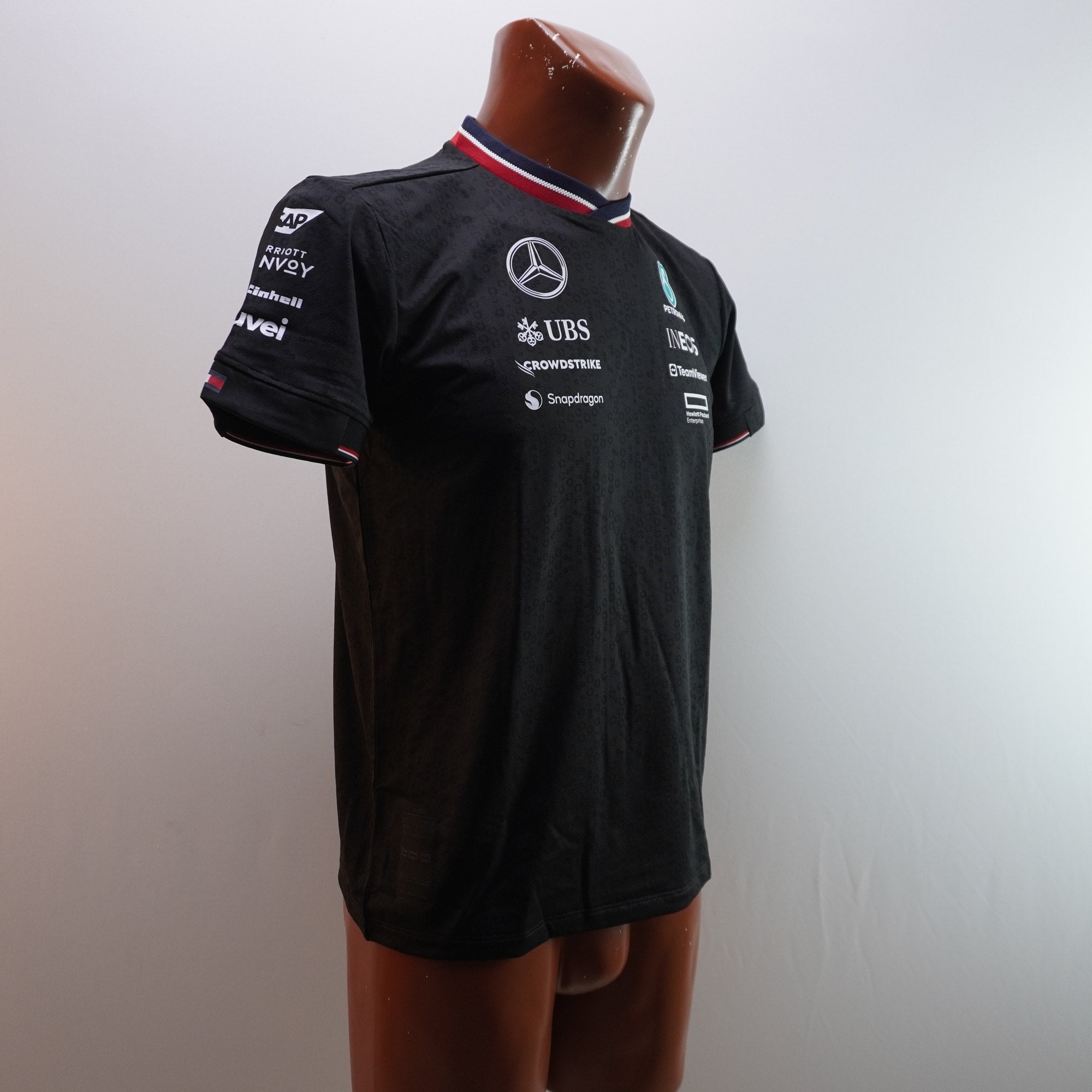 Camiseta de Manga Corta Mercedes para Hombre Usada - Negra, M