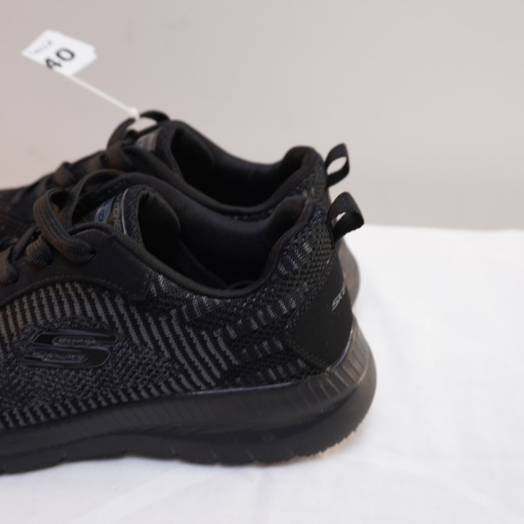 Zapatillas Skechers para Mujer Usadas - Negro, Talla 40
