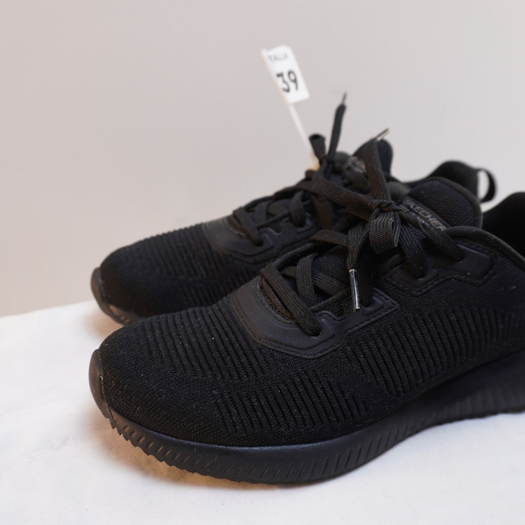Zapatillas Skechers para Mujer Usadas - Negro, Talla 39