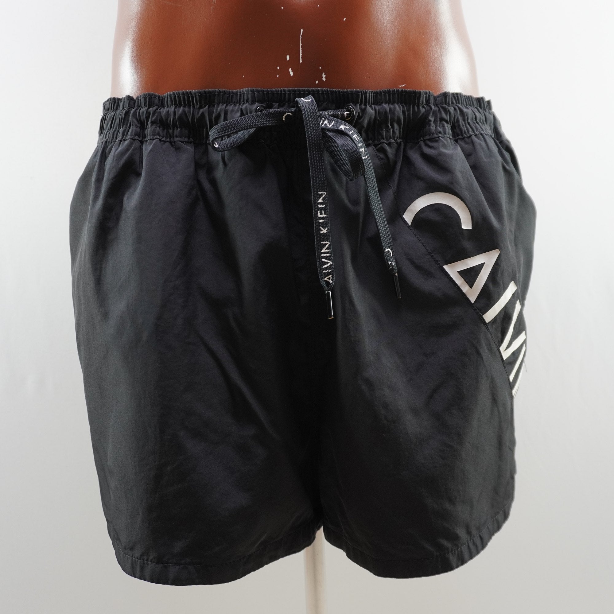 Bermudas Calvin Klein para Hombre Usadas - Negro, Muy Buen Estado