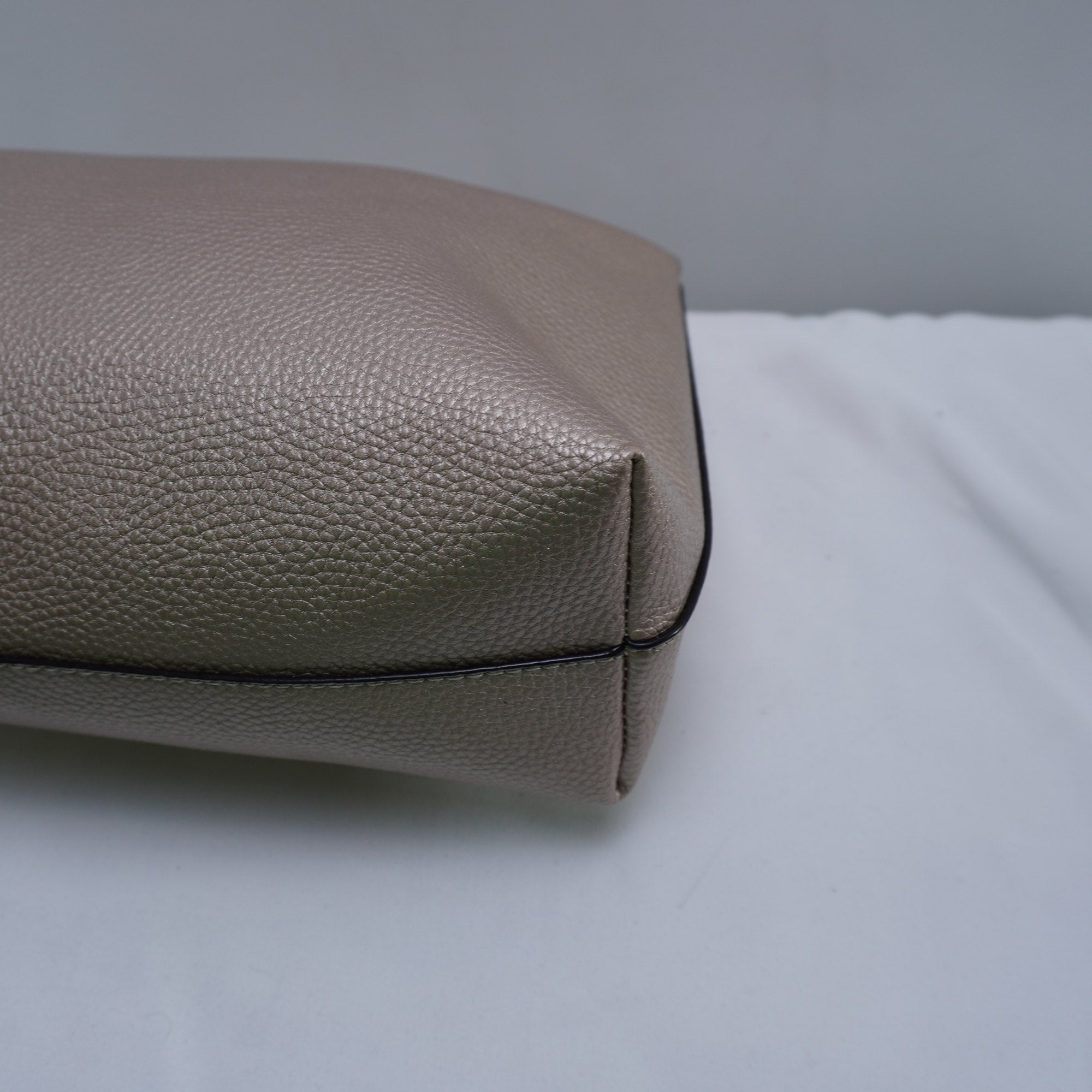 Bolso Baguette Guesstures para Mujer Usado - Rosa, Muy Buen Estado