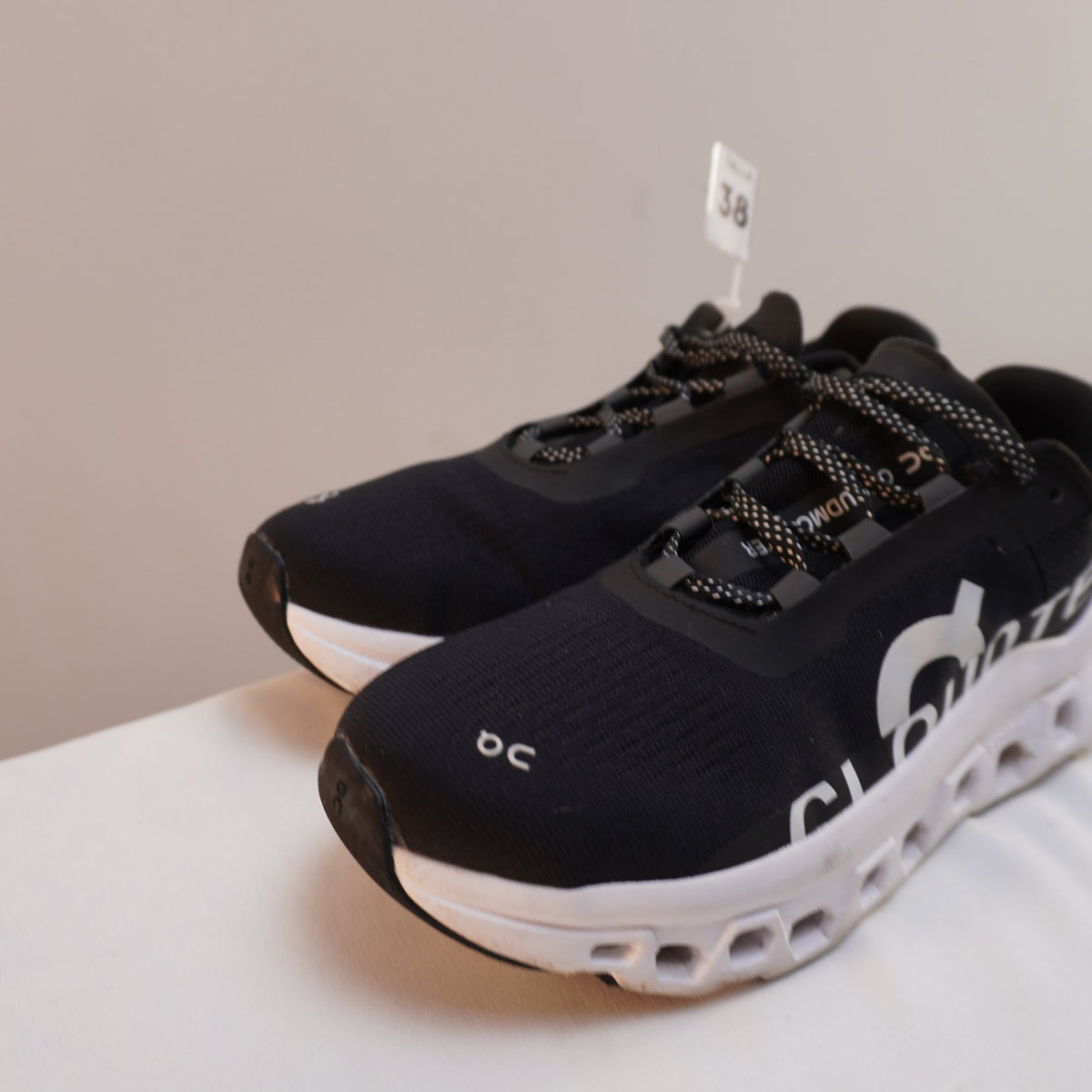 Zapatillas Cloudmonster 2 para Mujer Usadas - Negro, Talla 39