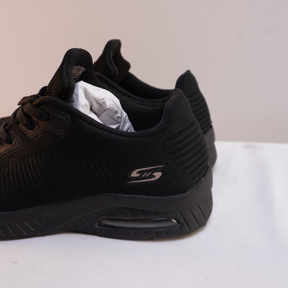 Zapatillas Skechers para Mujer Usadas - Negro, 38.5