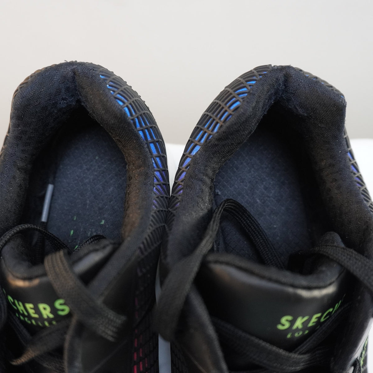 Zapatillas Skechers para Mujer Usadas - Negro, Talla 38