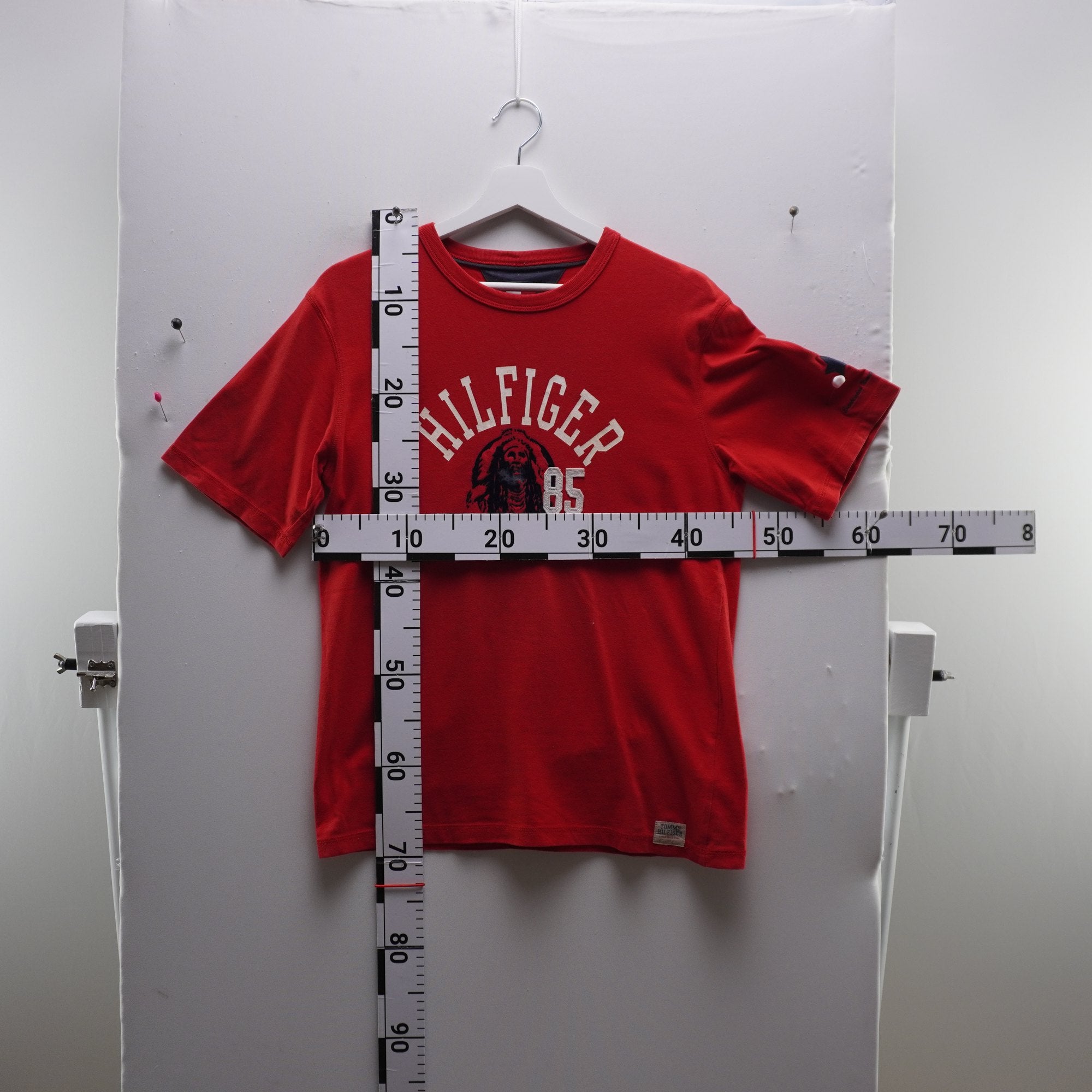 Camiseta de Manga Corta Tommy Hilfiger para Hombre - Roja, L, Usada en Muy Buen Estado