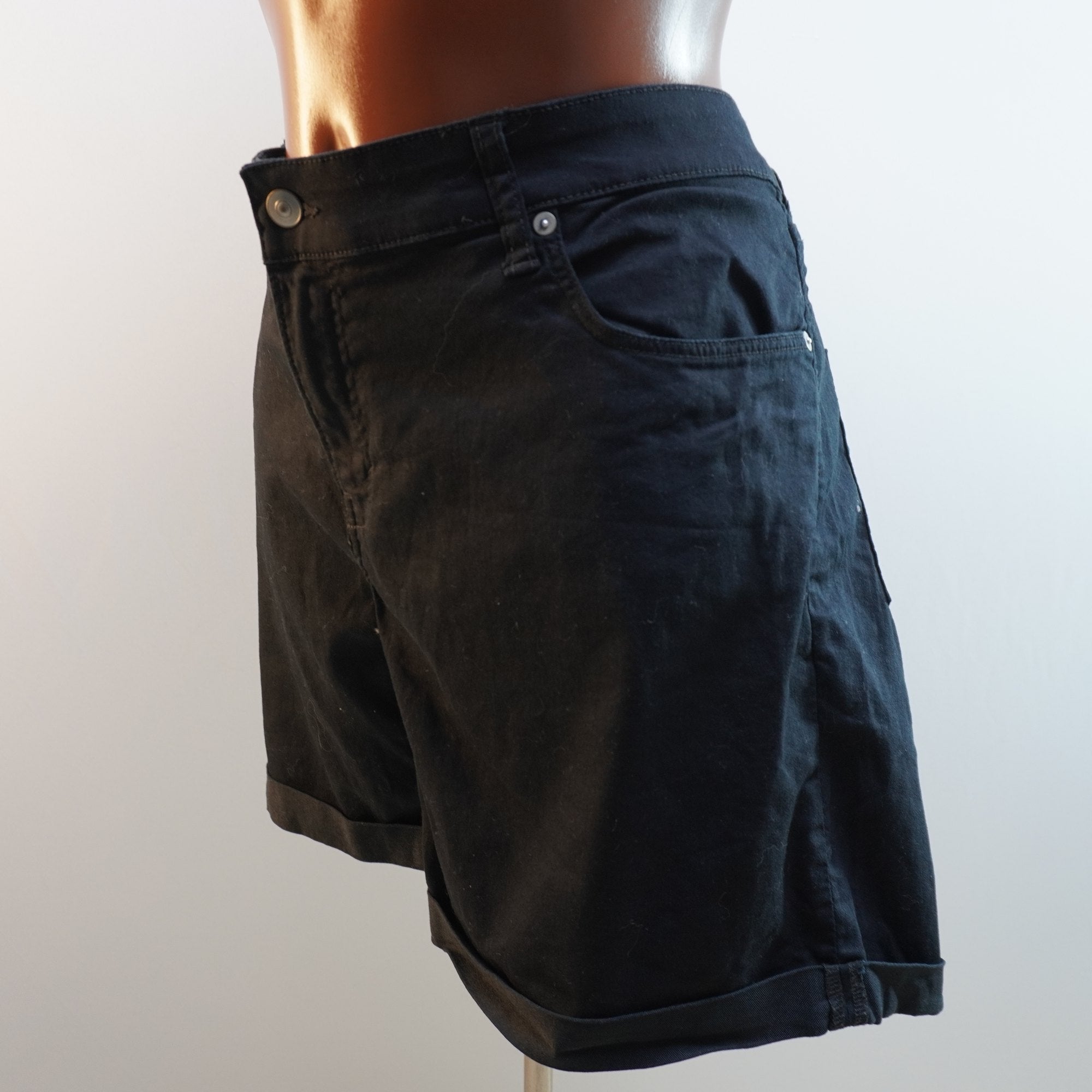 Pantalones Cortos Vaqueros H&M para Mujer Usados - Negro, 4XL