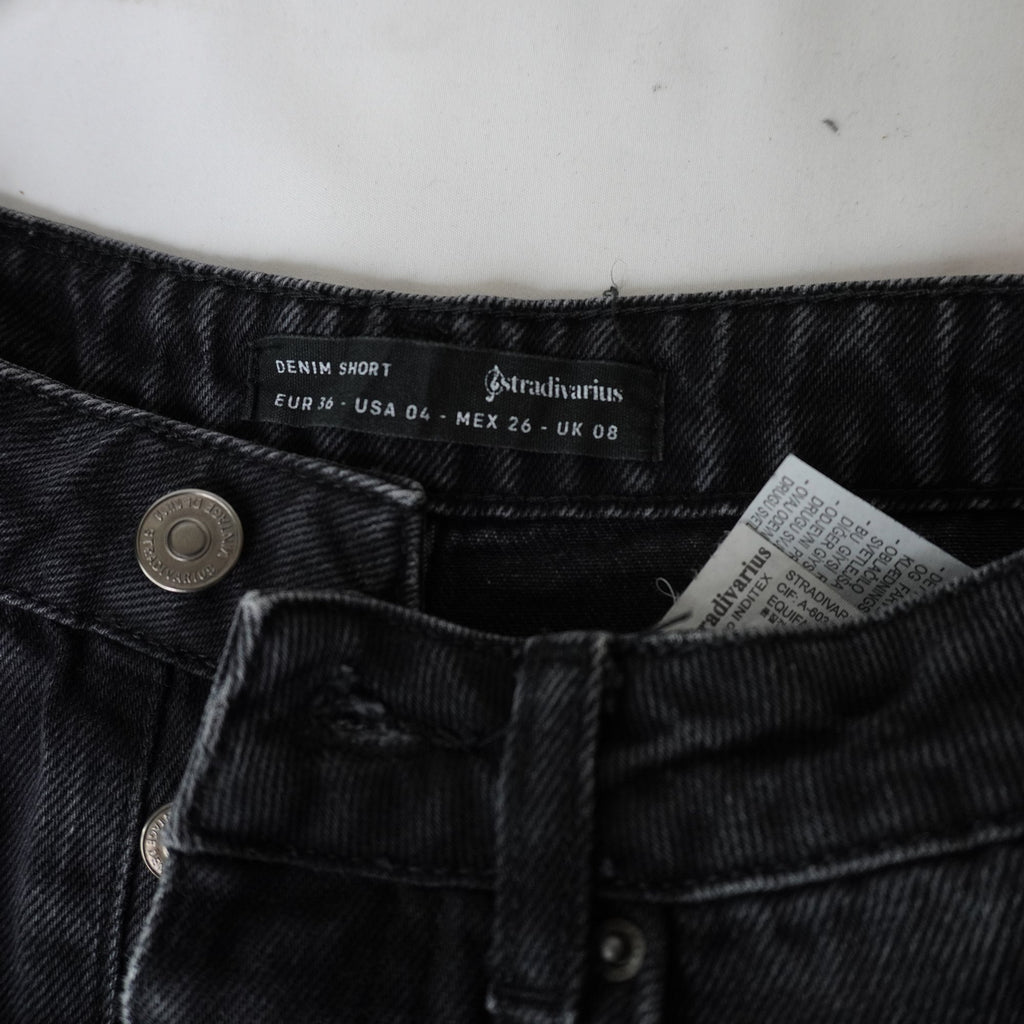 Pantalones Cortos Vaqueros Stradivarius para Mujer Usados - Negro, S