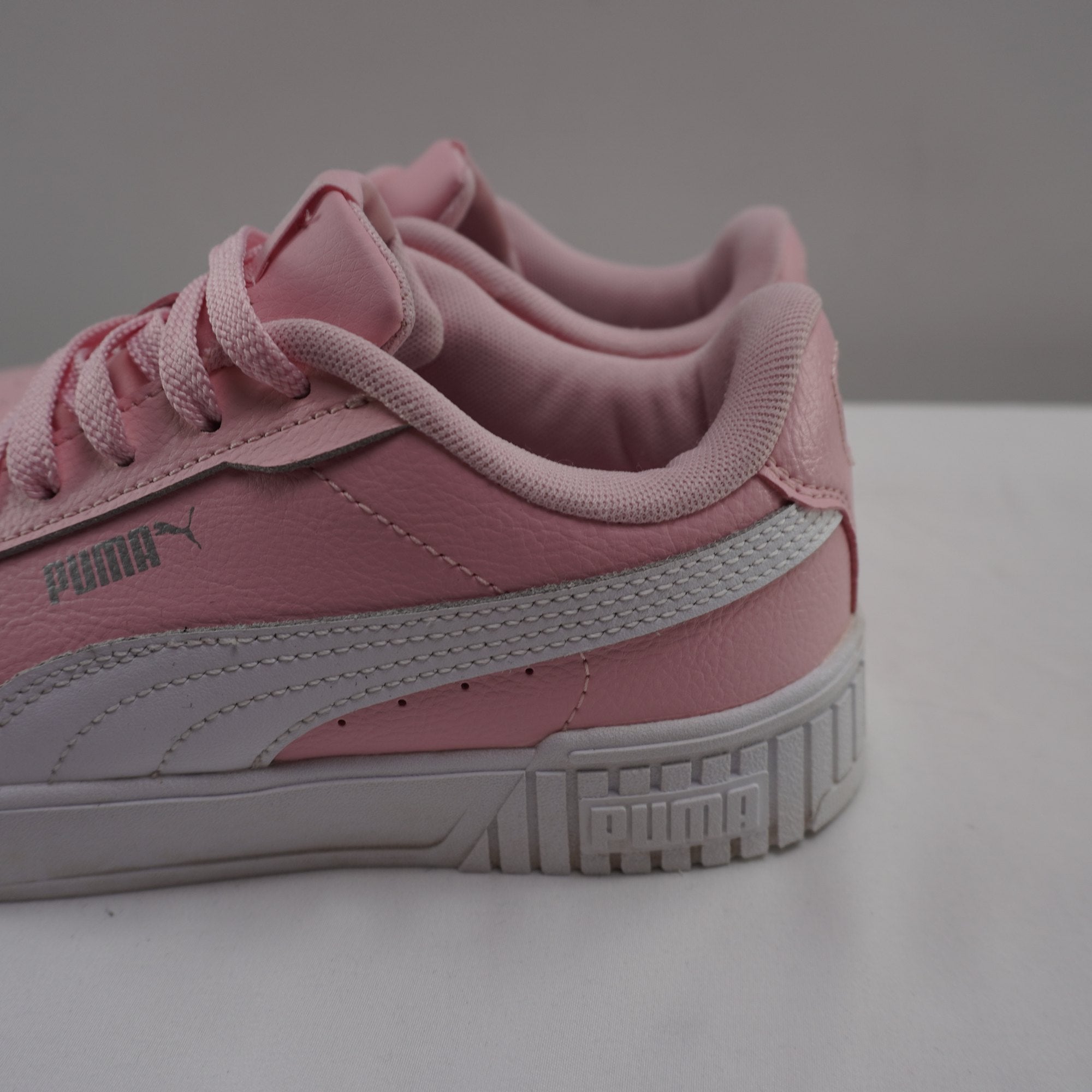 Zapatillas Puma para Mujer Usadas - Rosa, Talla 38