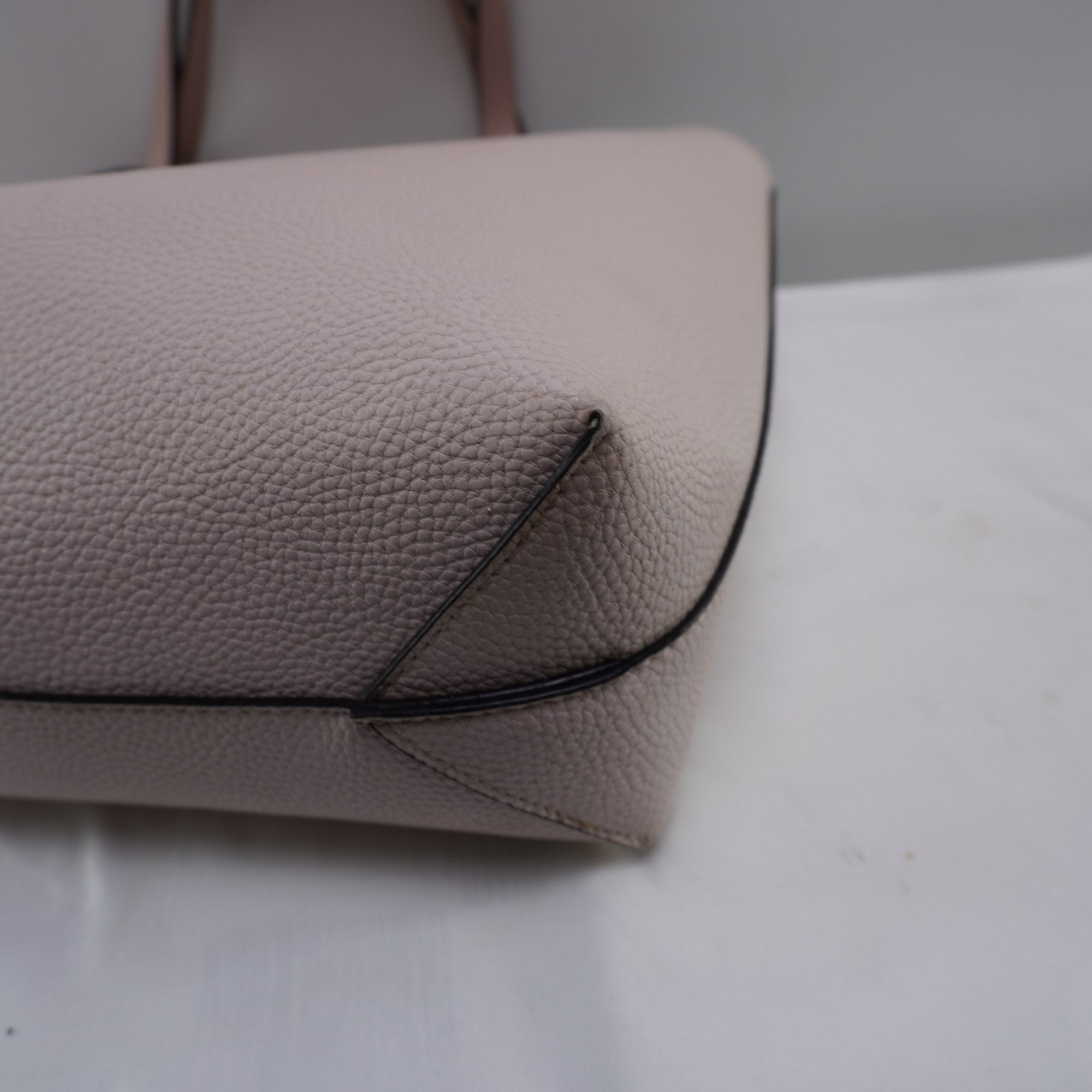 Bolso Baguette Guess para Mujer Usado - Rosa