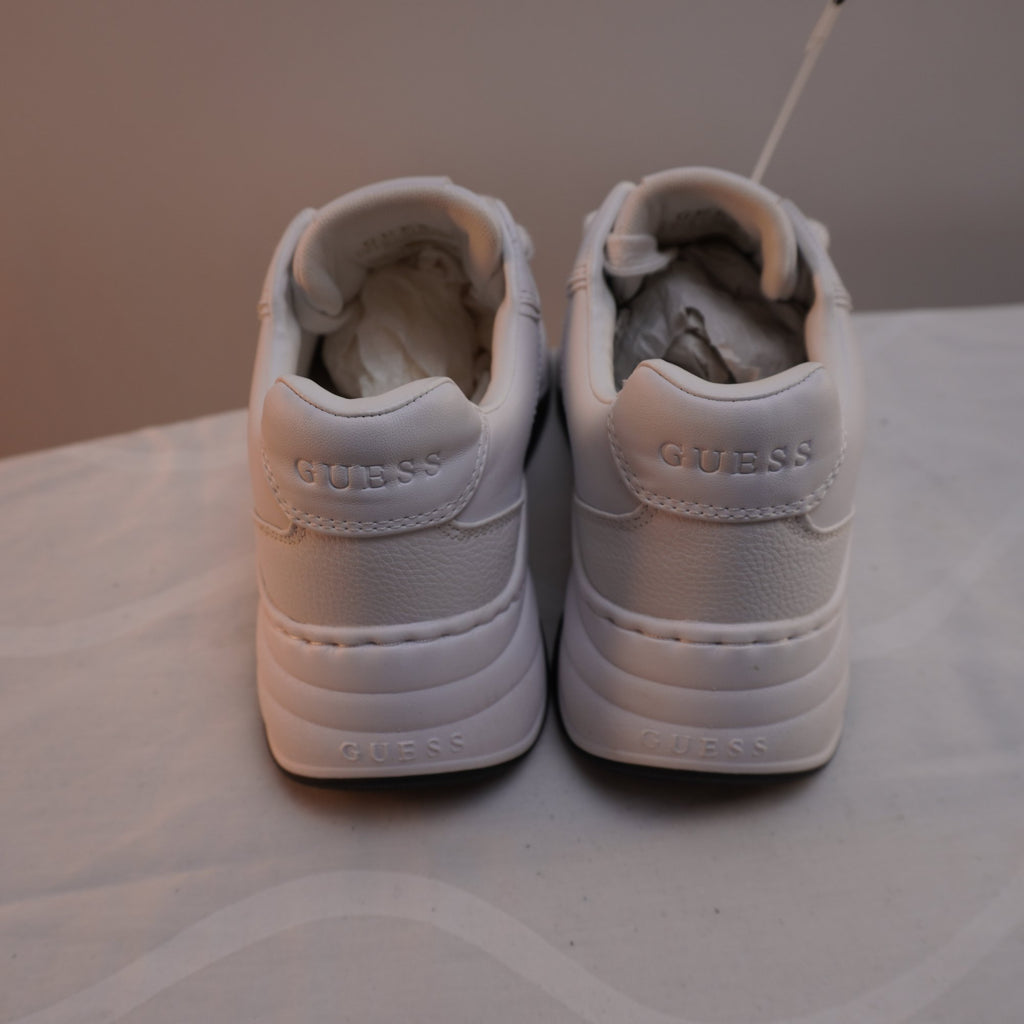 Zapatillas Guess para Mujer Nuevas - Blancas, Talla 38