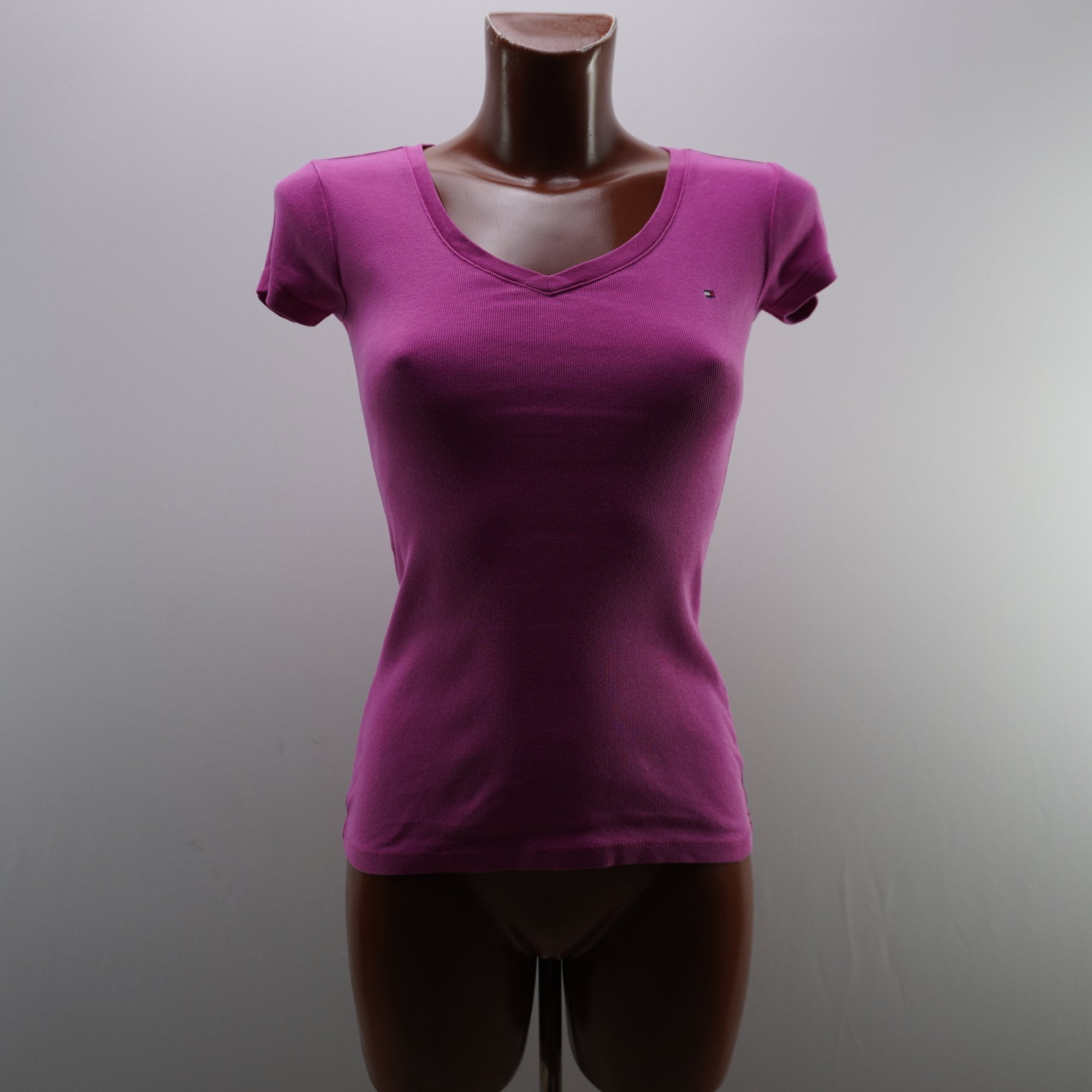 Camiseta de Manga Corta Tommy Hilfiger para Mujer - Rosa, M, Usada en Muy Buen Estado