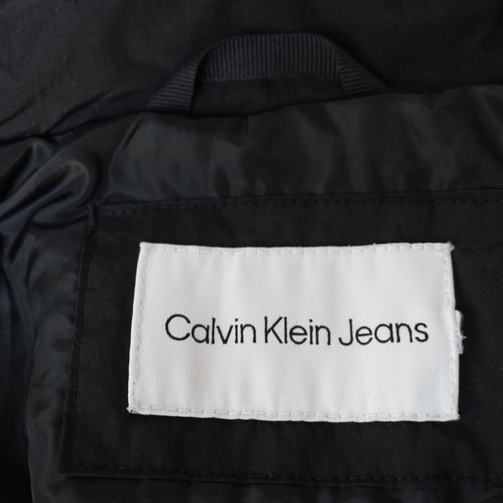 Parka Calvin Klein para Mujer Usada - Negra, XS