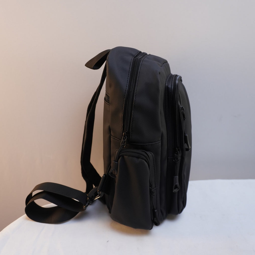 Mochila Italian Style para Mujer Usada - Negra