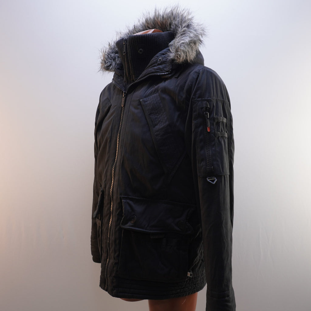 Parka Superdry para Hombre Usada - Grande (L), Muy Buen Estado