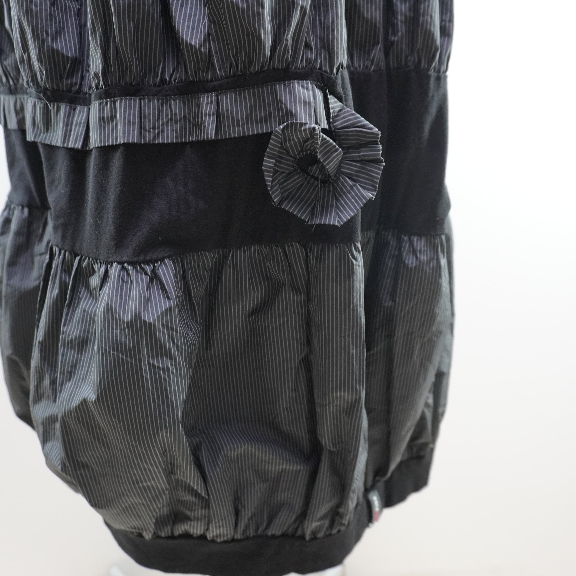 Falda Escalera para Mujer Usada - Negra, XL