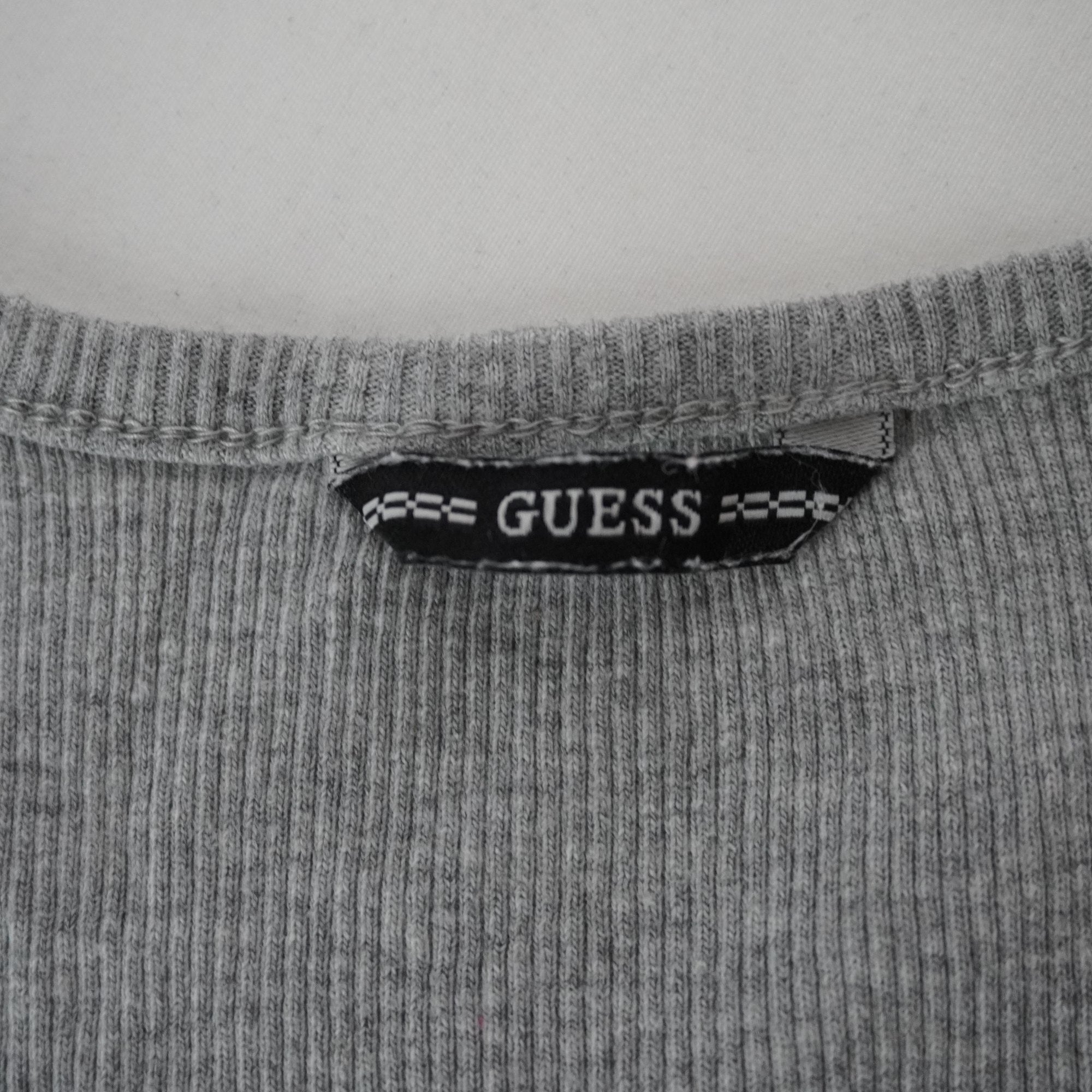 Camiseta Guess para Mujer Usada - Gris, S