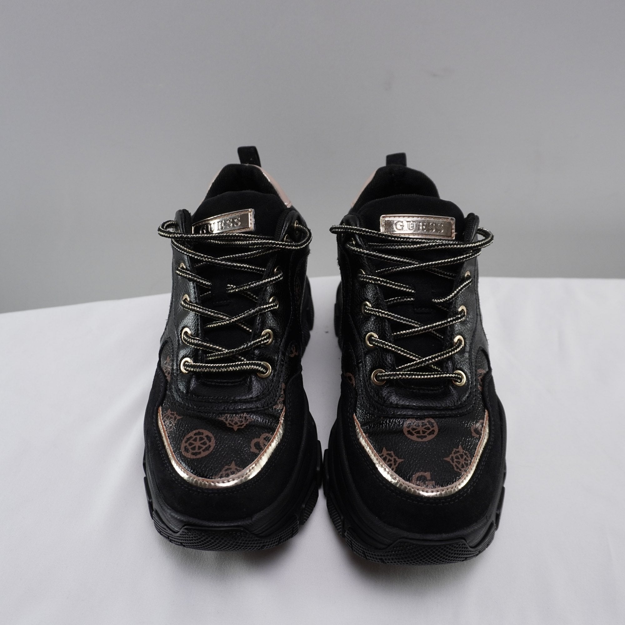 Zapatillas Guess para Mujer Usadas - Negro, 38