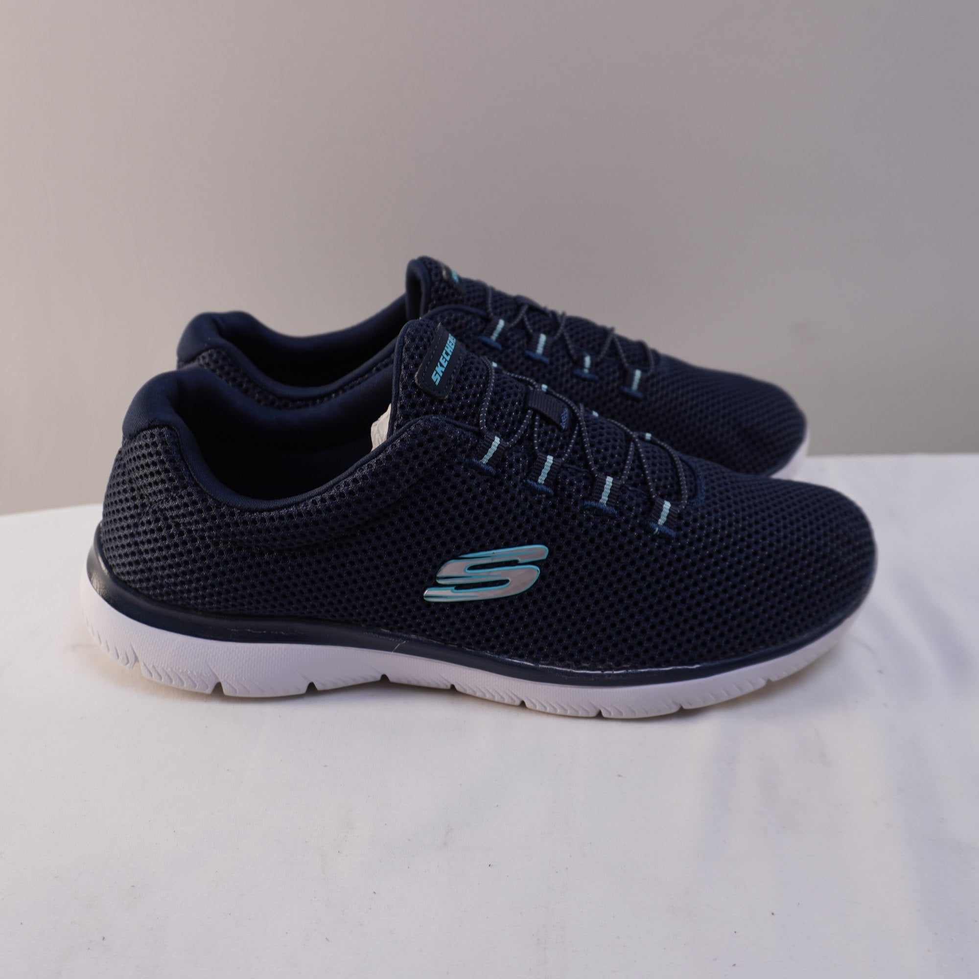 Zapatillas Skechers para Mujer Usadas - Azul Marino, Talla 41
