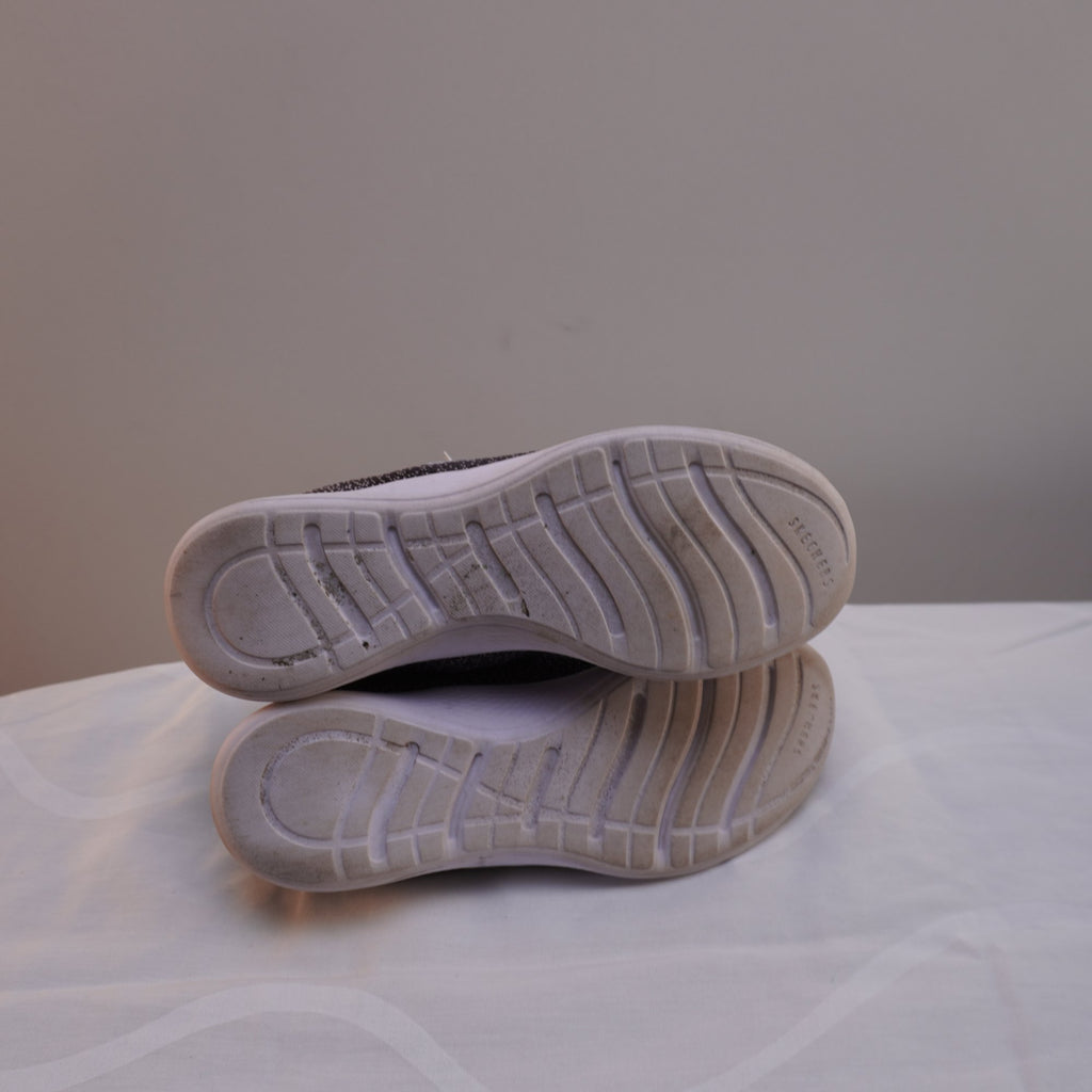 Zapatillas Skechers para Mujer Grises - Talla 38, Usadas en Muy Buen Estado