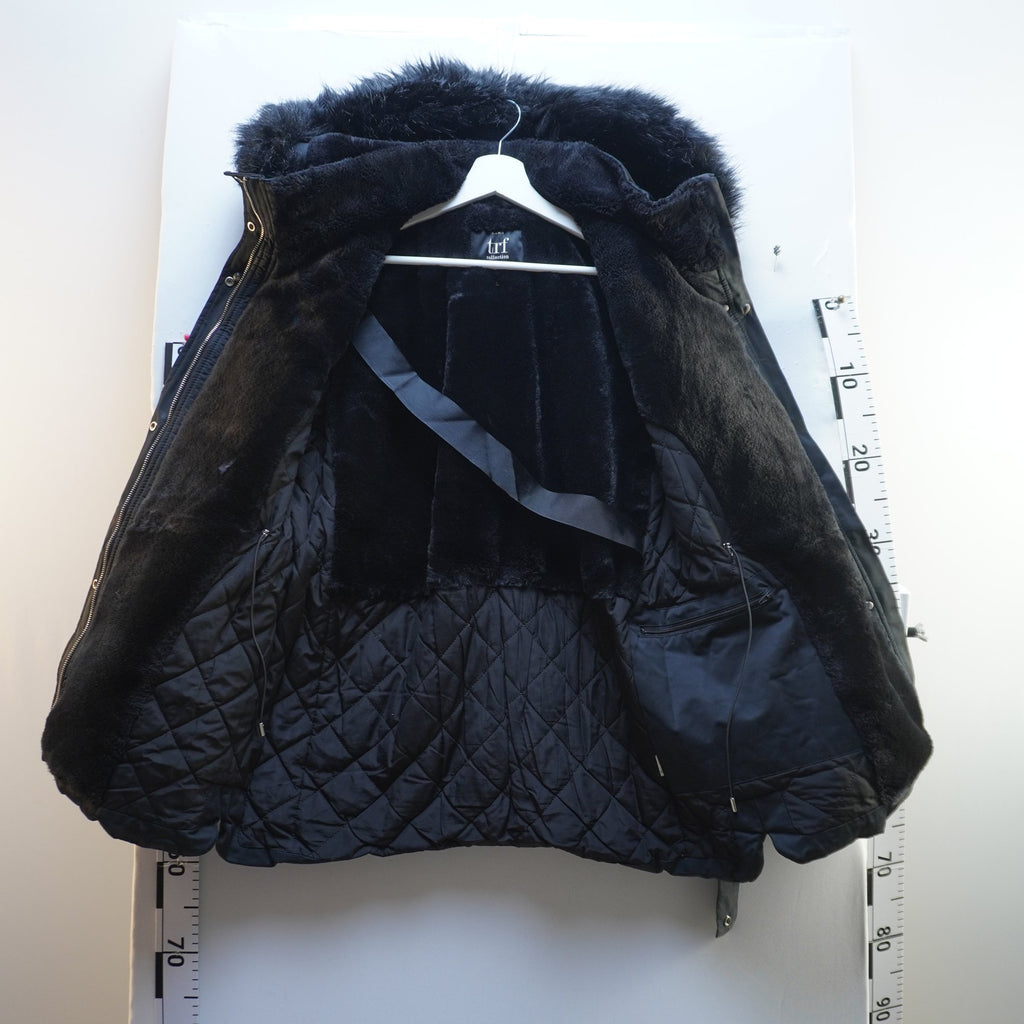 Parka Zara para Mujer Usada - Negra, Grande (L)