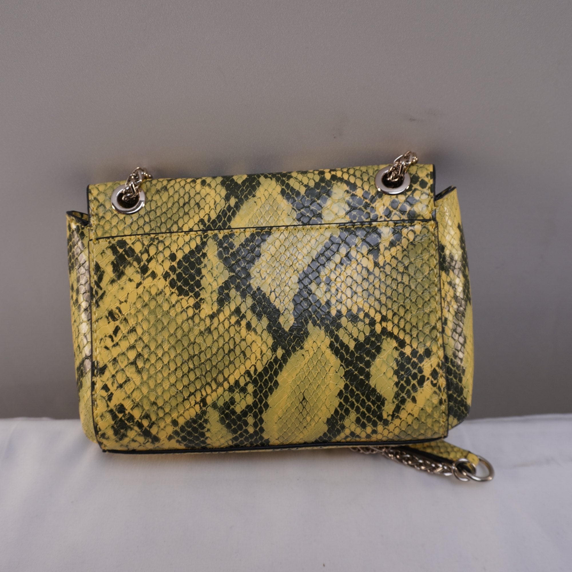 Bolso Baguette Guess para Mujeres Nuevos - Amarillo