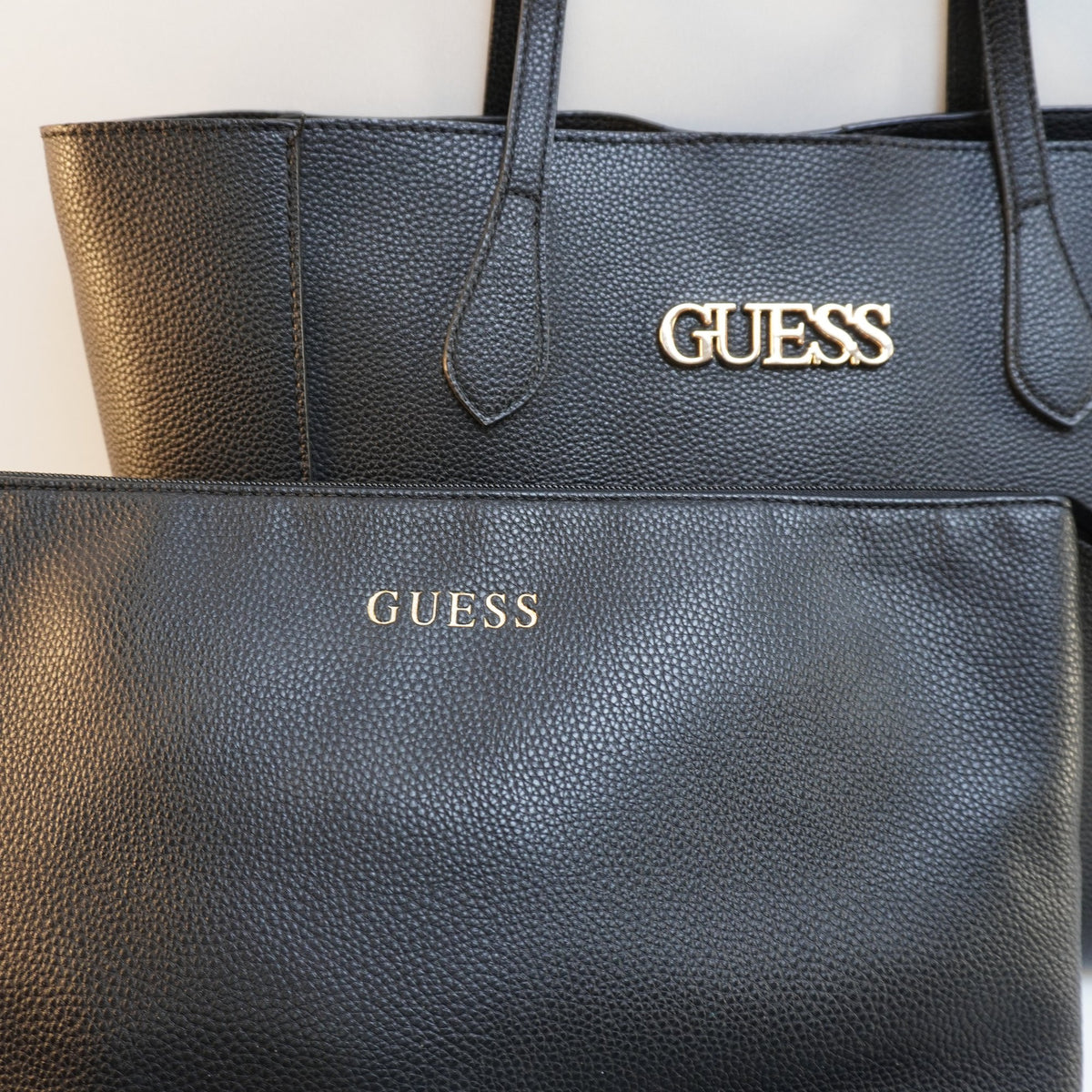 Bolso Baguette Guess para Mujer Usado - Negro