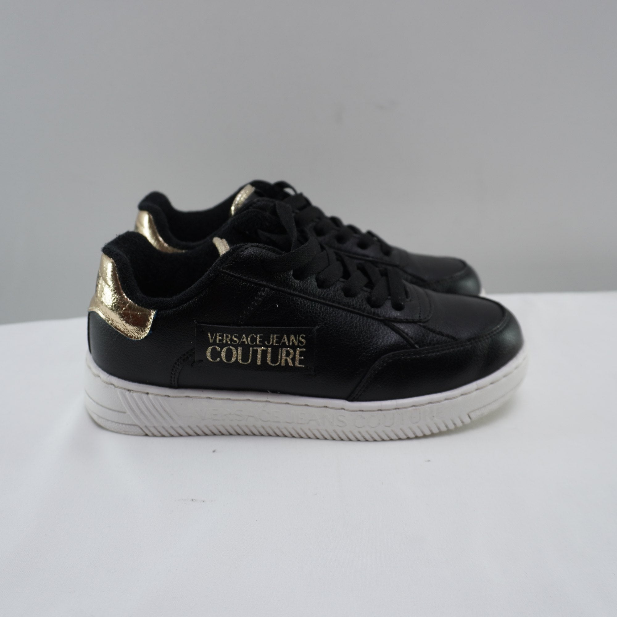 Zapatillas Versace para Mujer Usadas - Negros, Talla 38