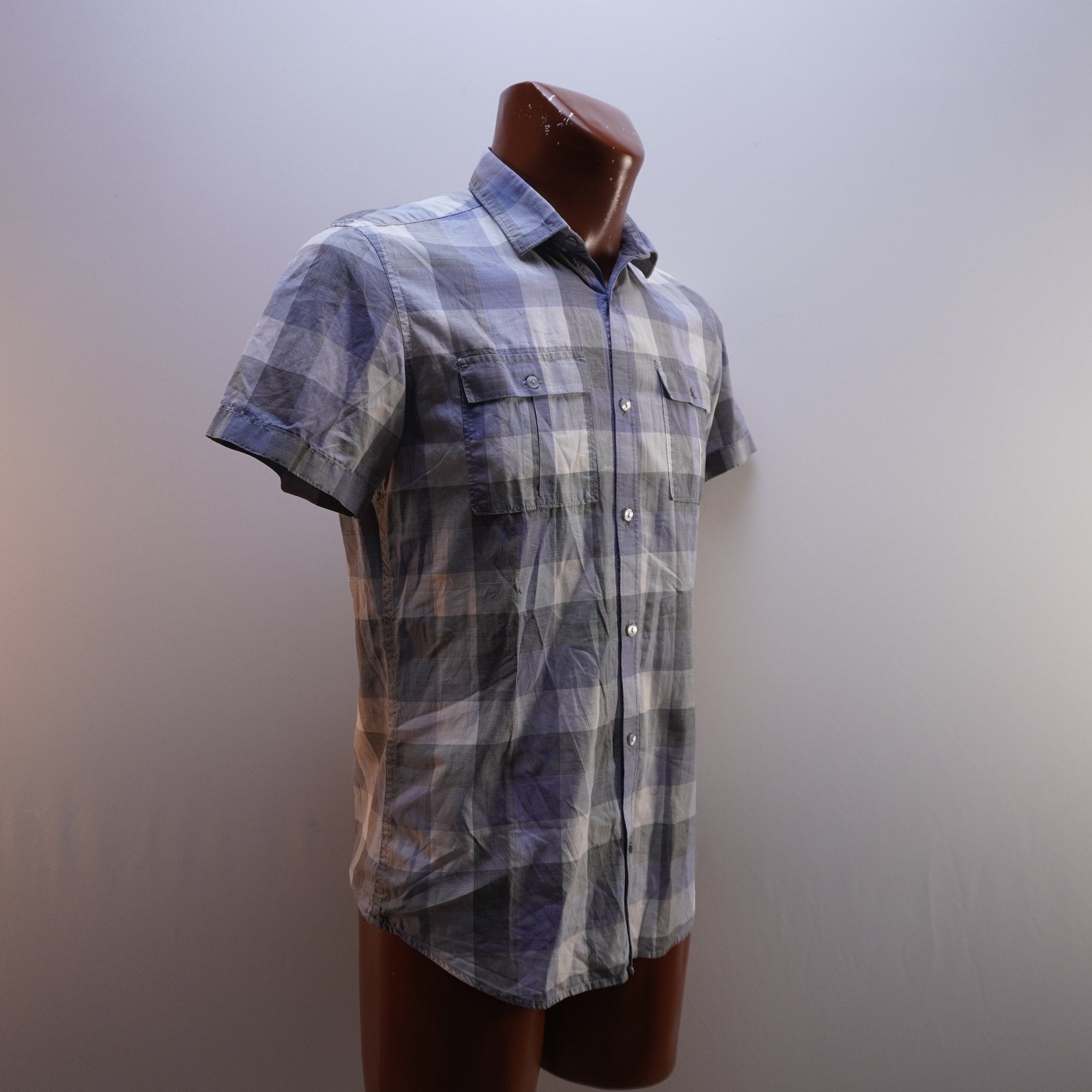 Camisa Henley Calvin Klein para Hombre Usada - Muy Buena Estado