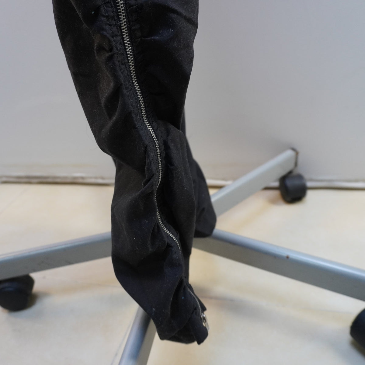 Pantalones para Correr Guess para Mujer Usados - Negros, M