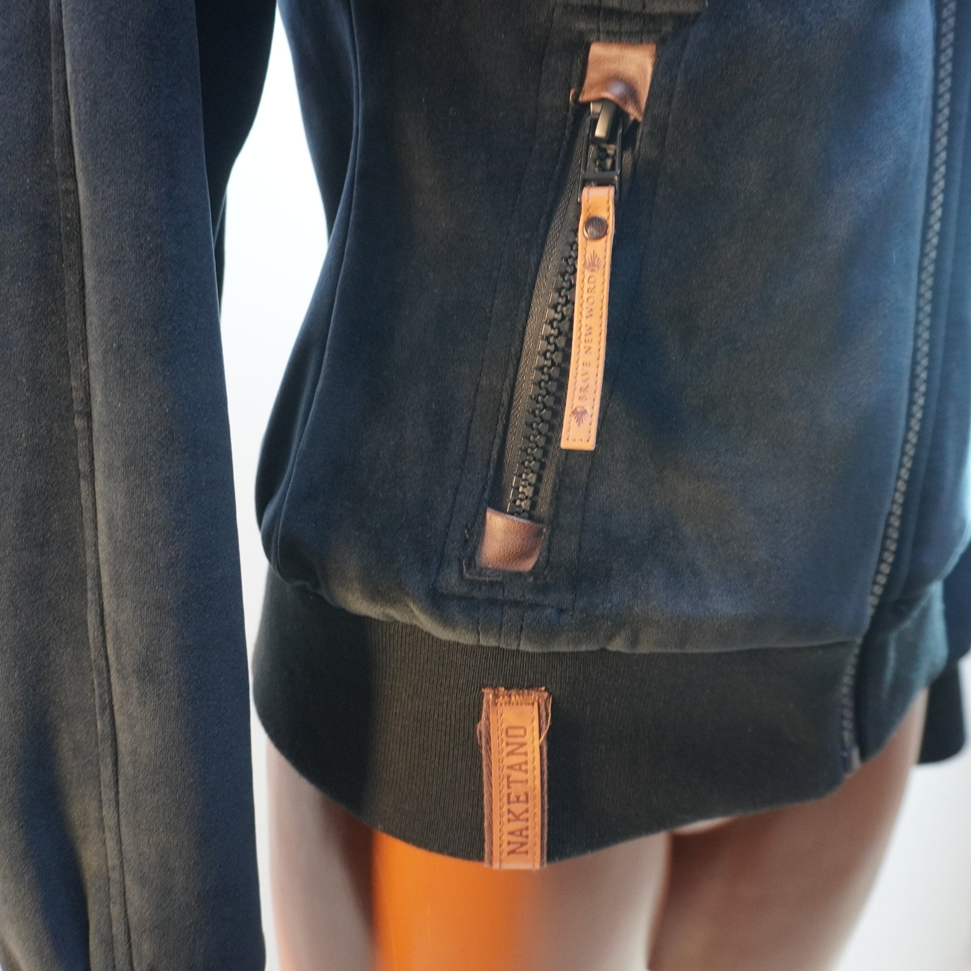 Parka Naketano para Mujer Usada - Mediana, Muy Buena Condición