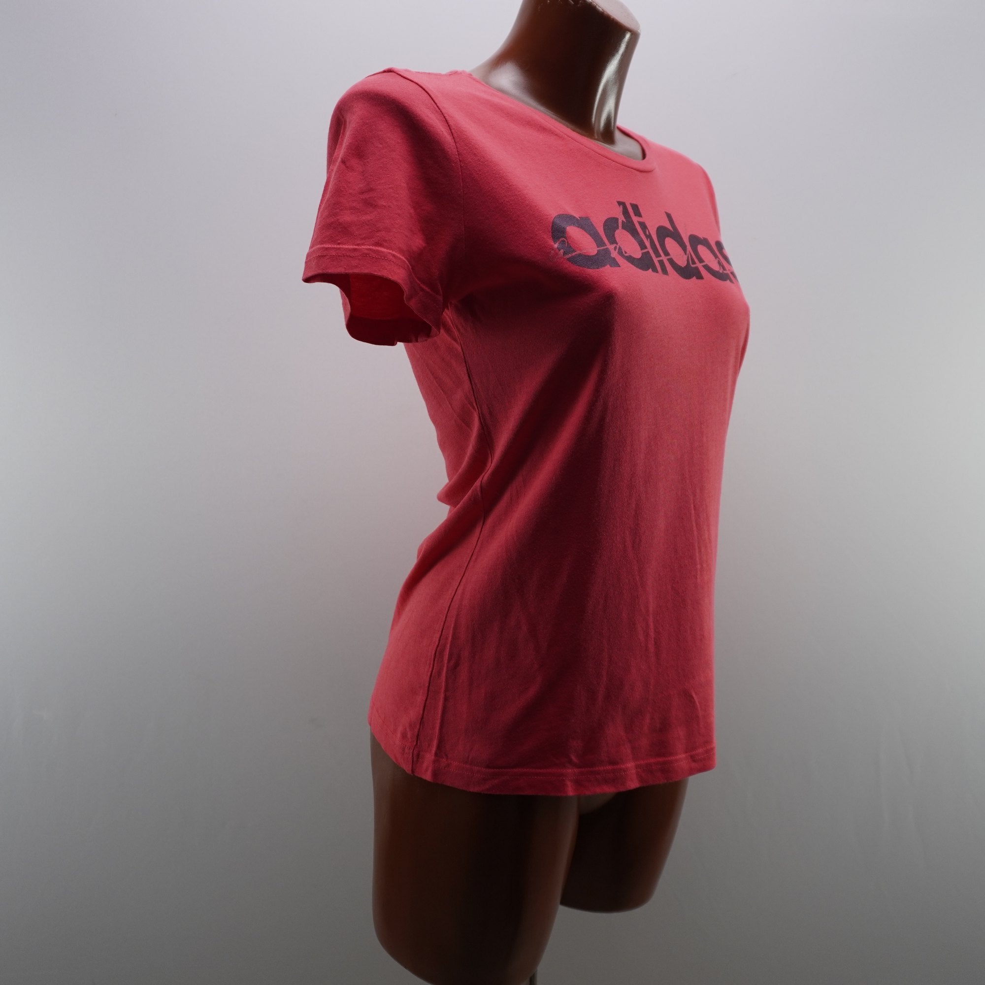 Camiseta de Manga Corta Adidas para Mujer - Roja, M, Usada en Muy Buen Estado