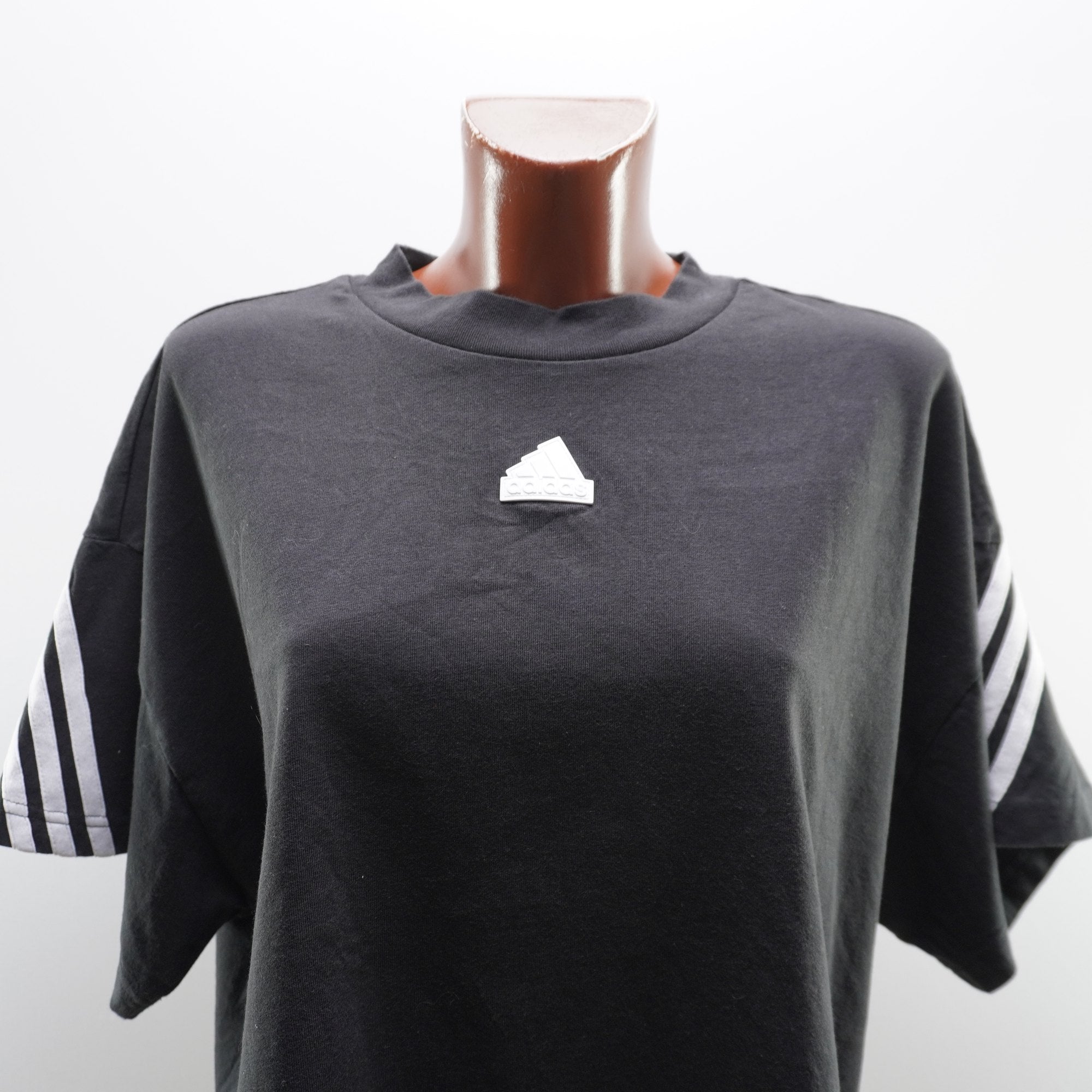 Camiseta de Manga Corta Adidas para Mujer Usada - Negra, XXL