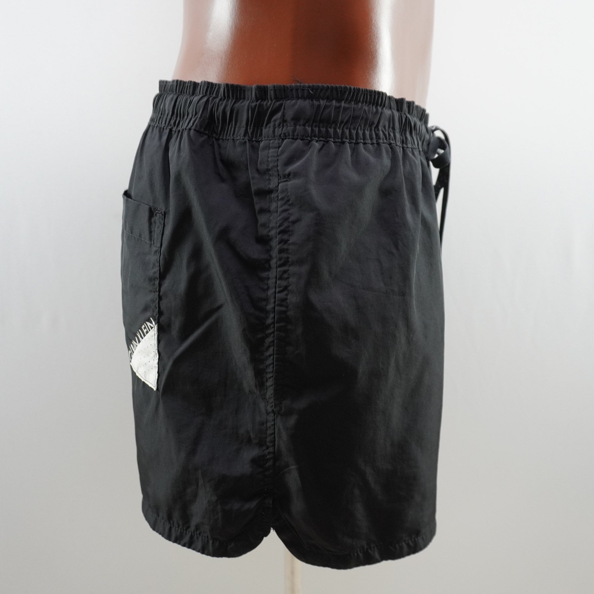 Bermudas Calvin Klein para Hombre Usadas - Negro, Muy Buen Estado