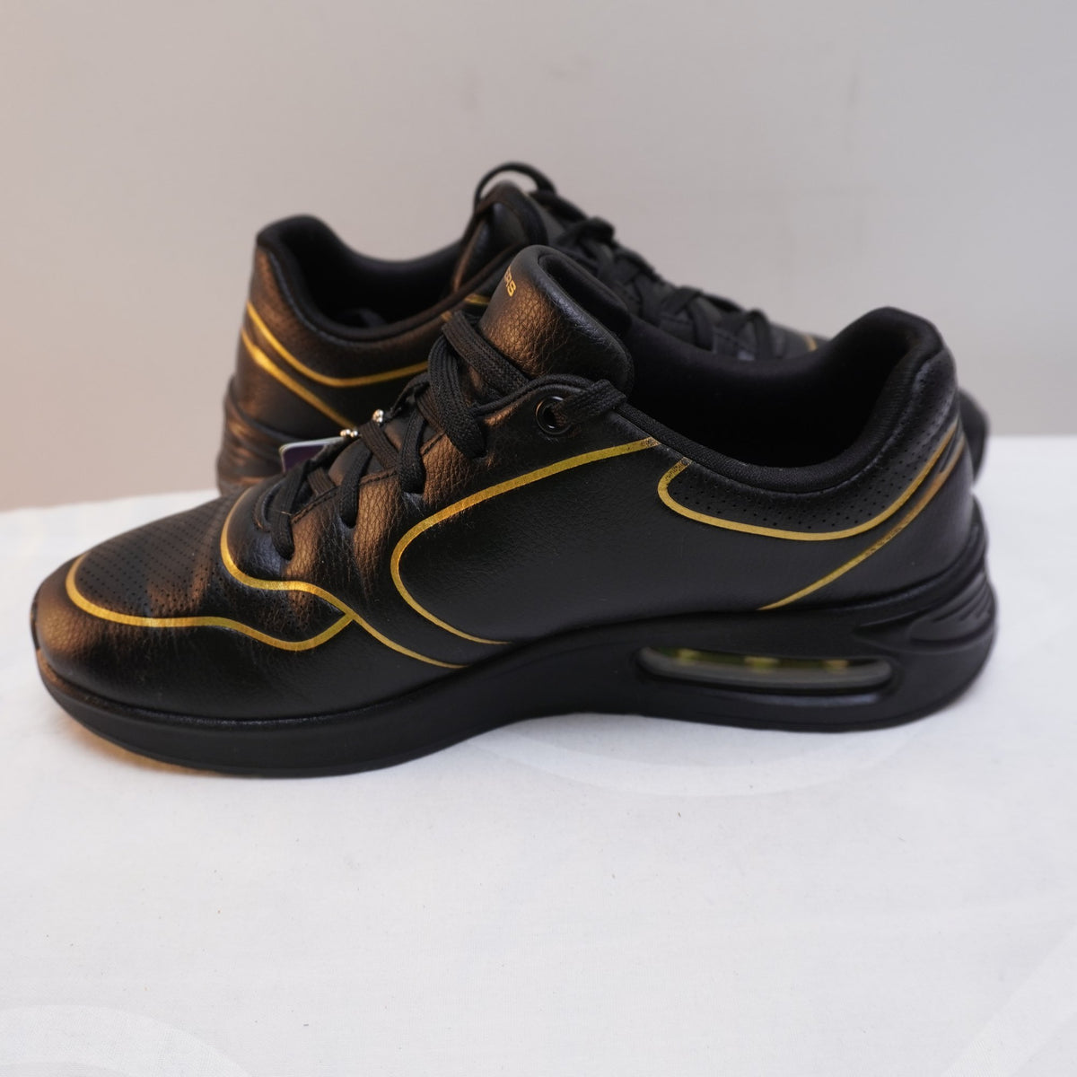 Zapatillas Skechers para Mujer Usadas - Negro, Talla 38