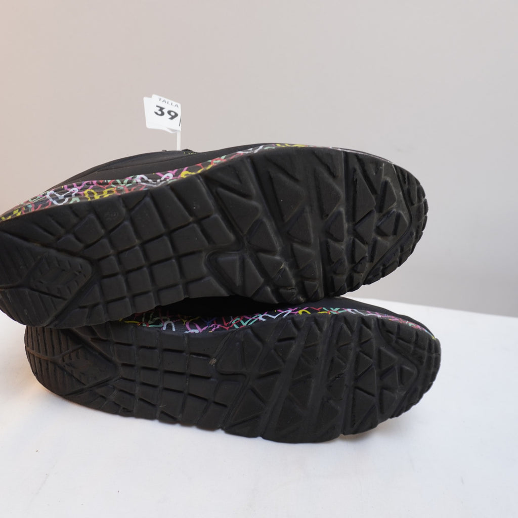 Zapatillas Skechers para Mujer Usadas - Negro, 39