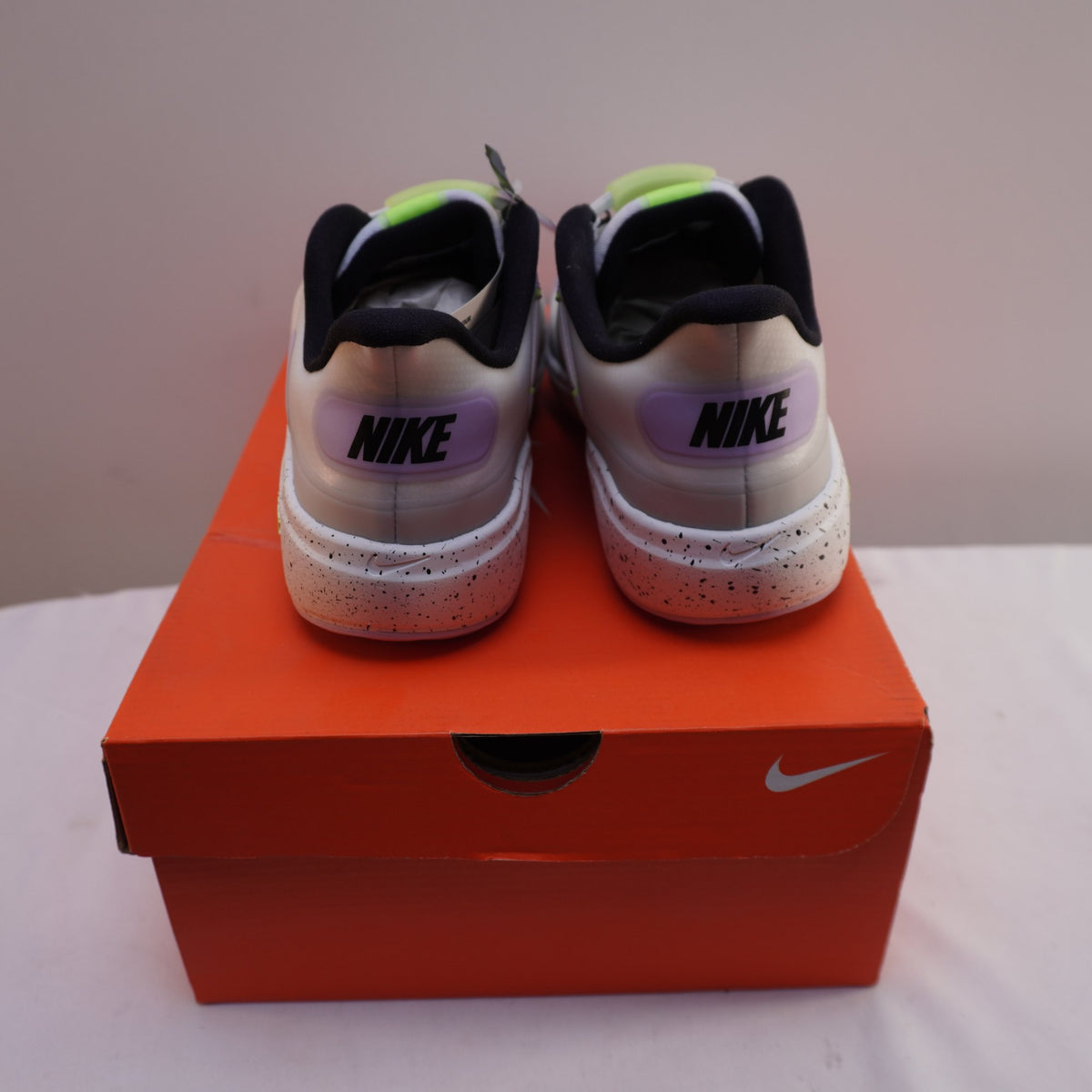 Zapatillas Nike para Mujer Usadas - Blancas, Talla 41