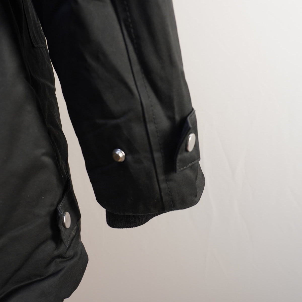 Parka Zara para Mujer Usada - Negra, Grande (L)