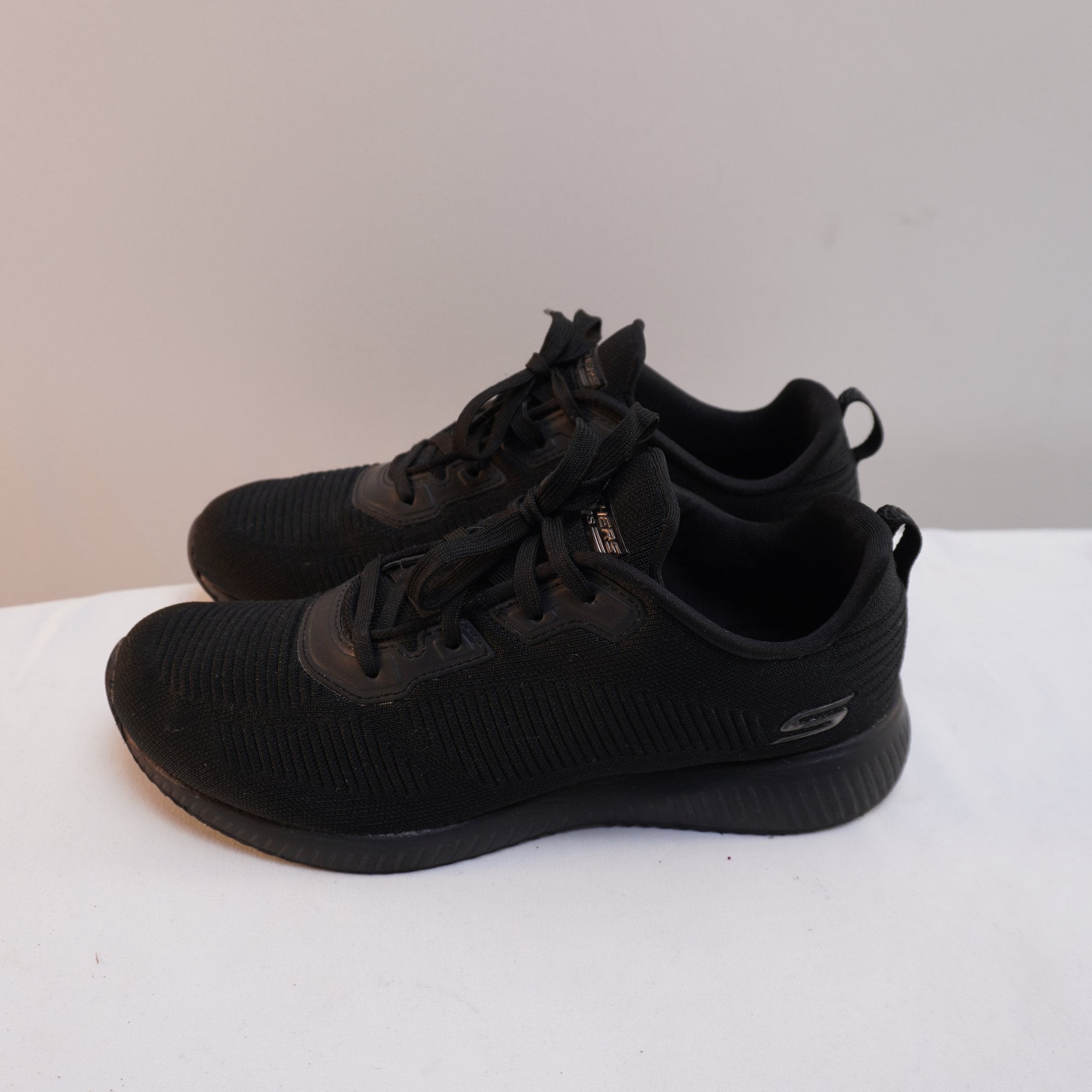 Zapatillas Skechers para Mujer Usadas - Negros, Talla 38